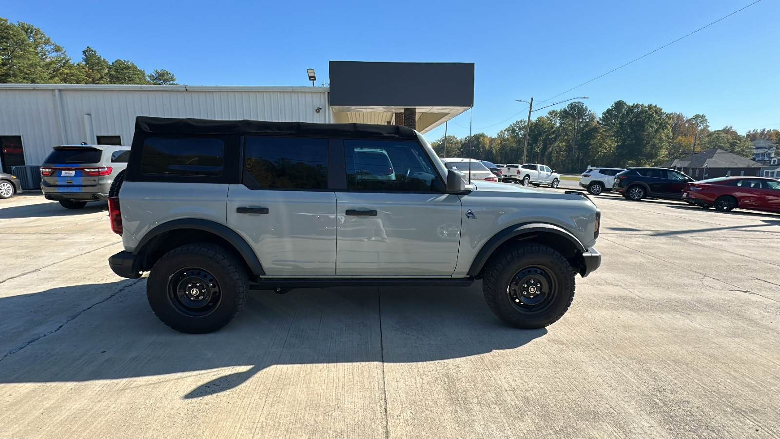 2023 Ford Bronco Black Diamond 6