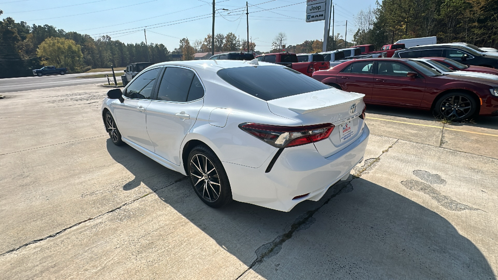 2021 Toyota Camry SE 3