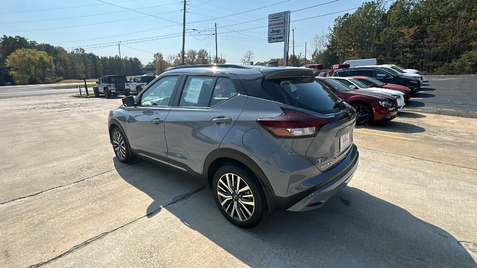 2024 Nissan Kicks SR 3