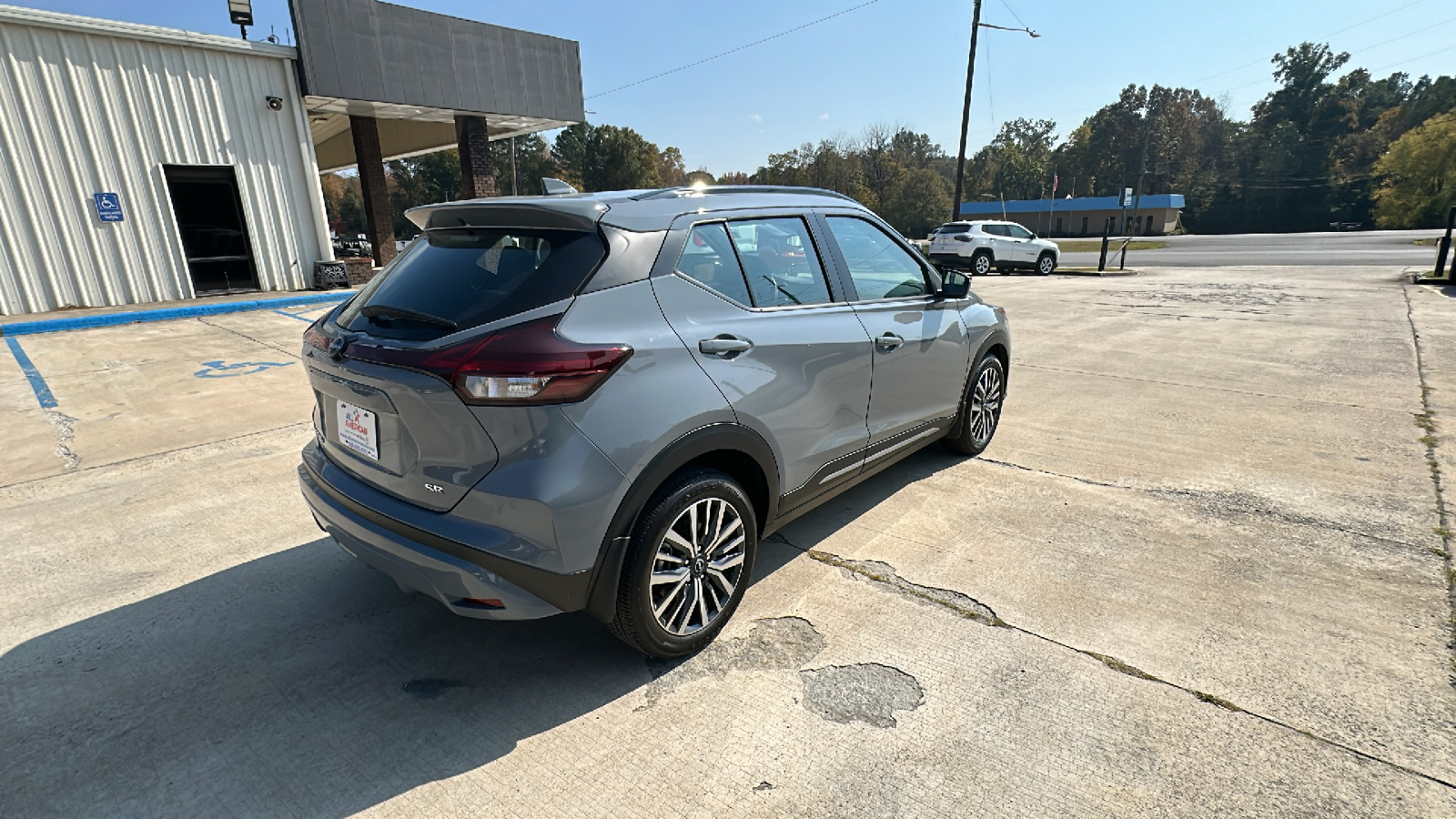 2024 Nissan Kicks SR 5