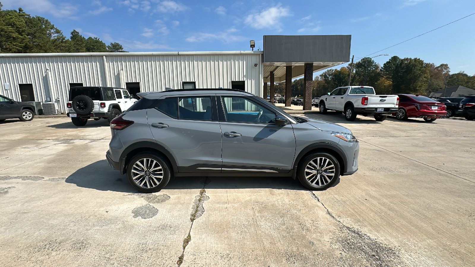 2024 Nissan Kicks SR 6