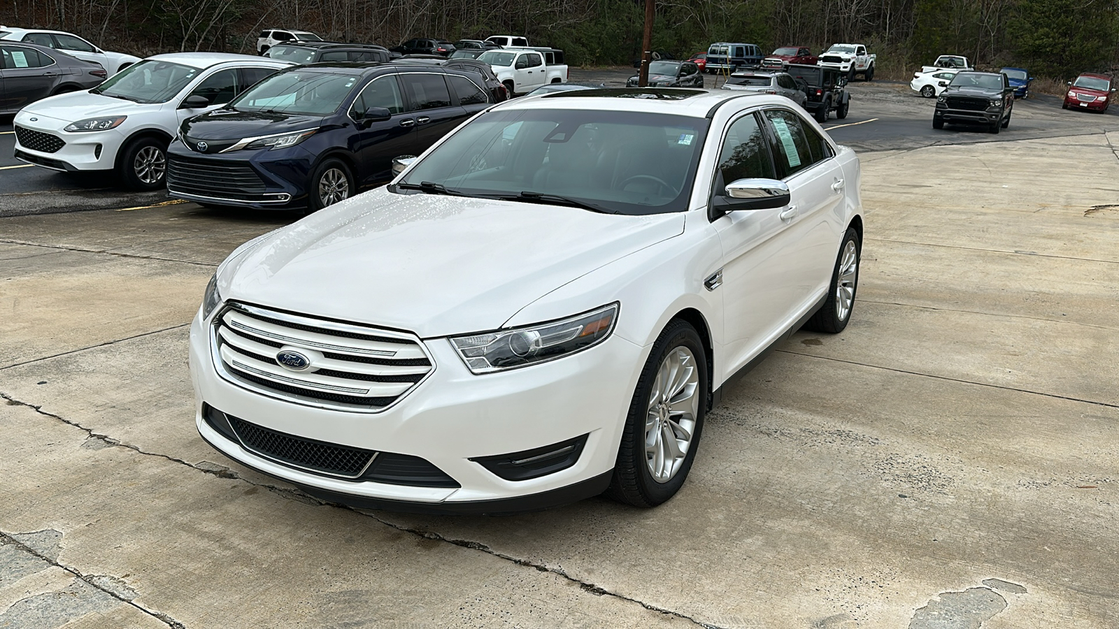 2019 Ford Taurus Limited 1