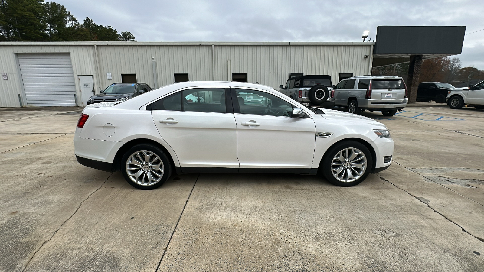 2019 Ford Taurus Limited 6