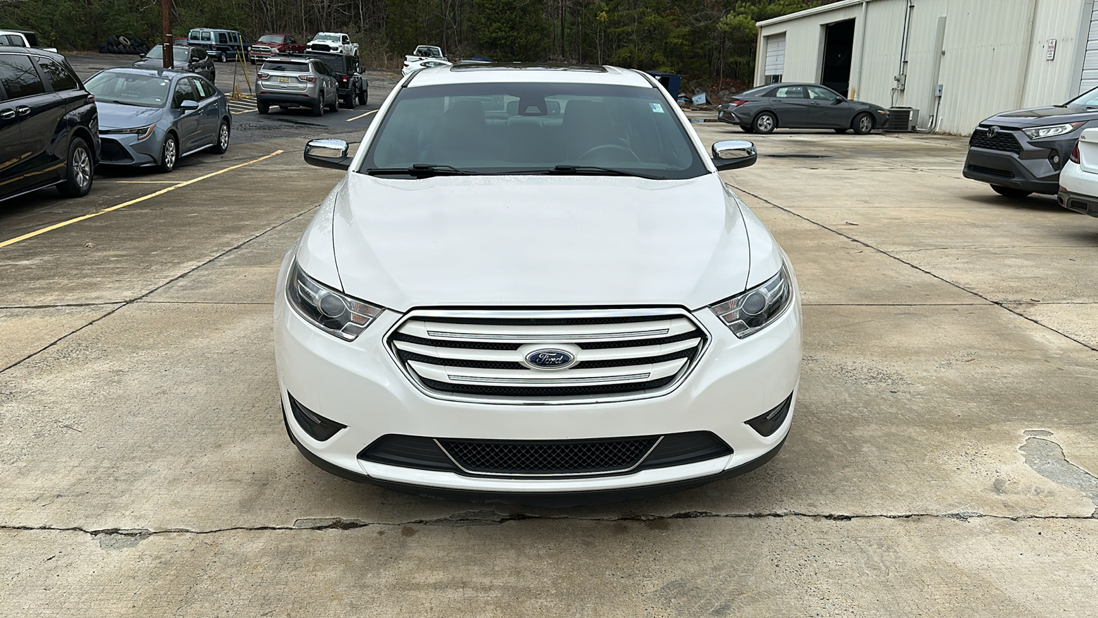 2019 Ford Taurus Limited 8