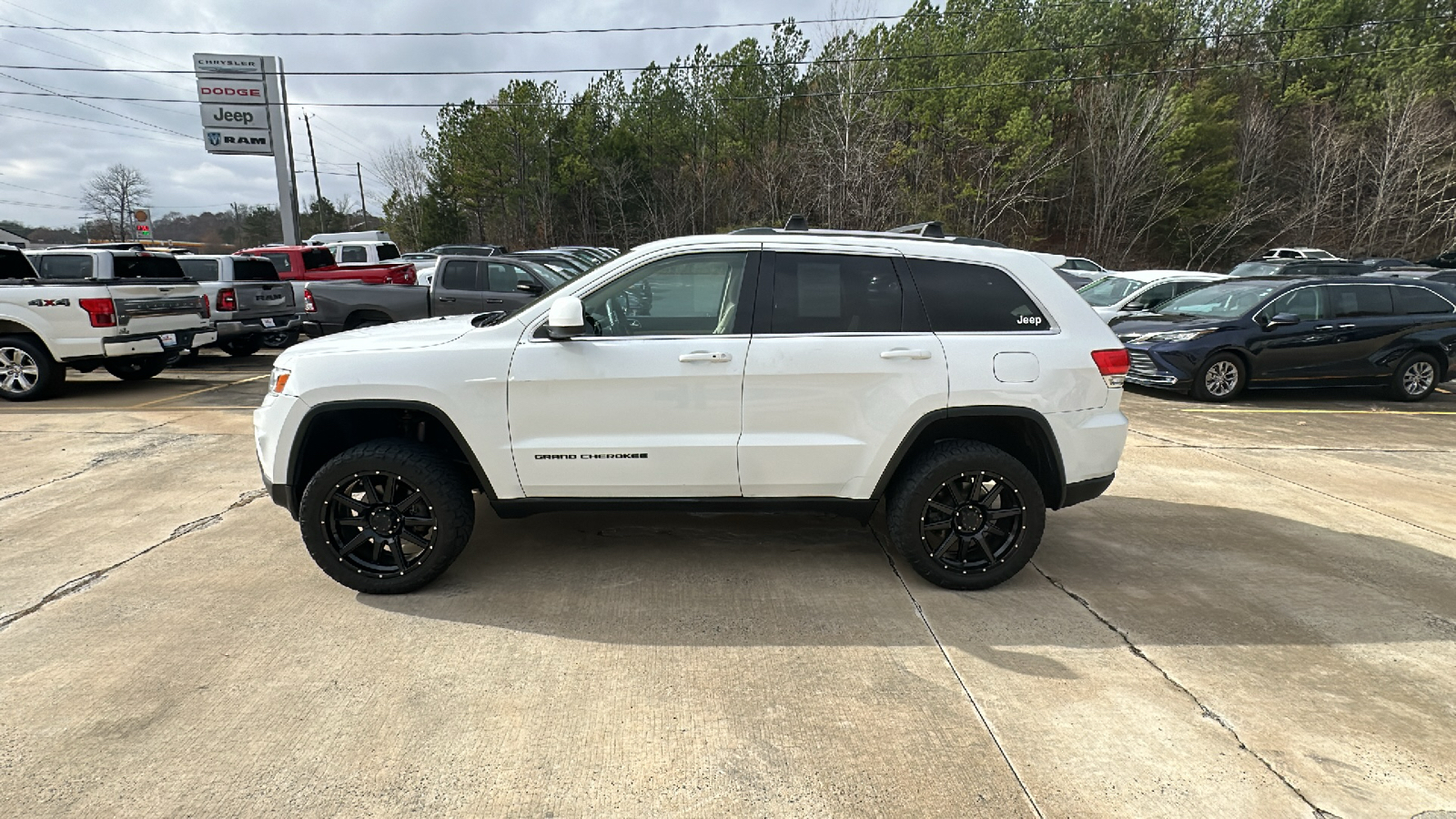 2014 Jeep Grand Cherokee Laredo 2