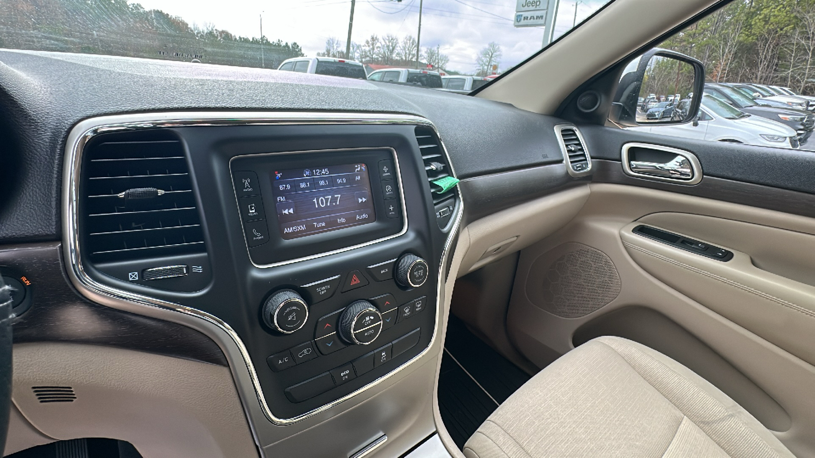 2014 Jeep Grand Cherokee Laredo 21