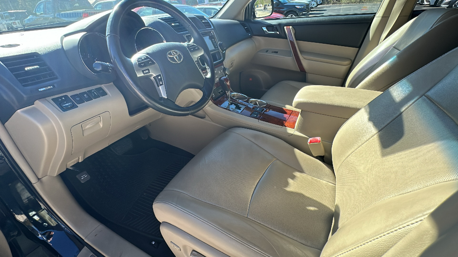 2013 Toyota Highlander Limited 11