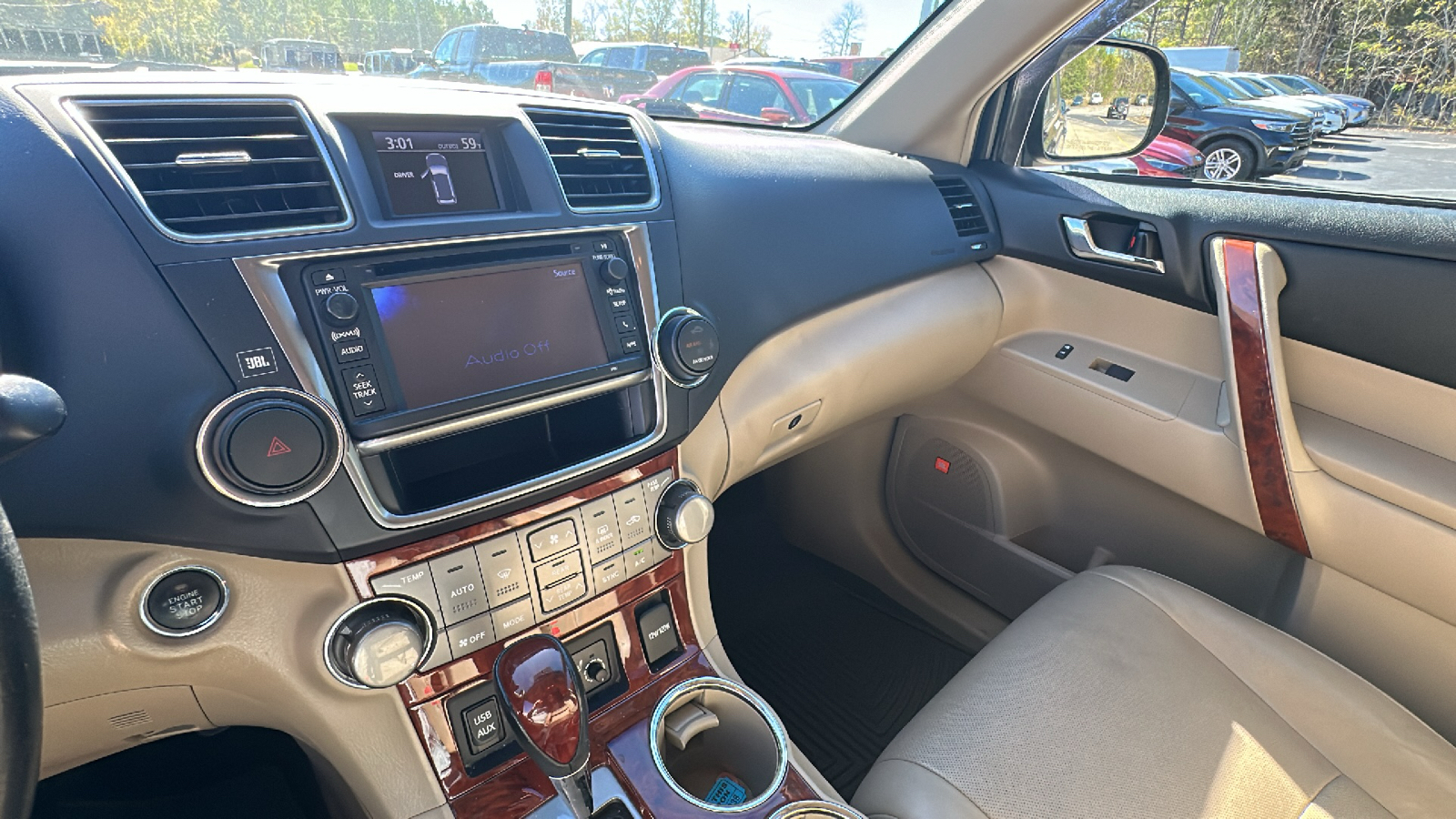 2013 Toyota Highlander Limited 24