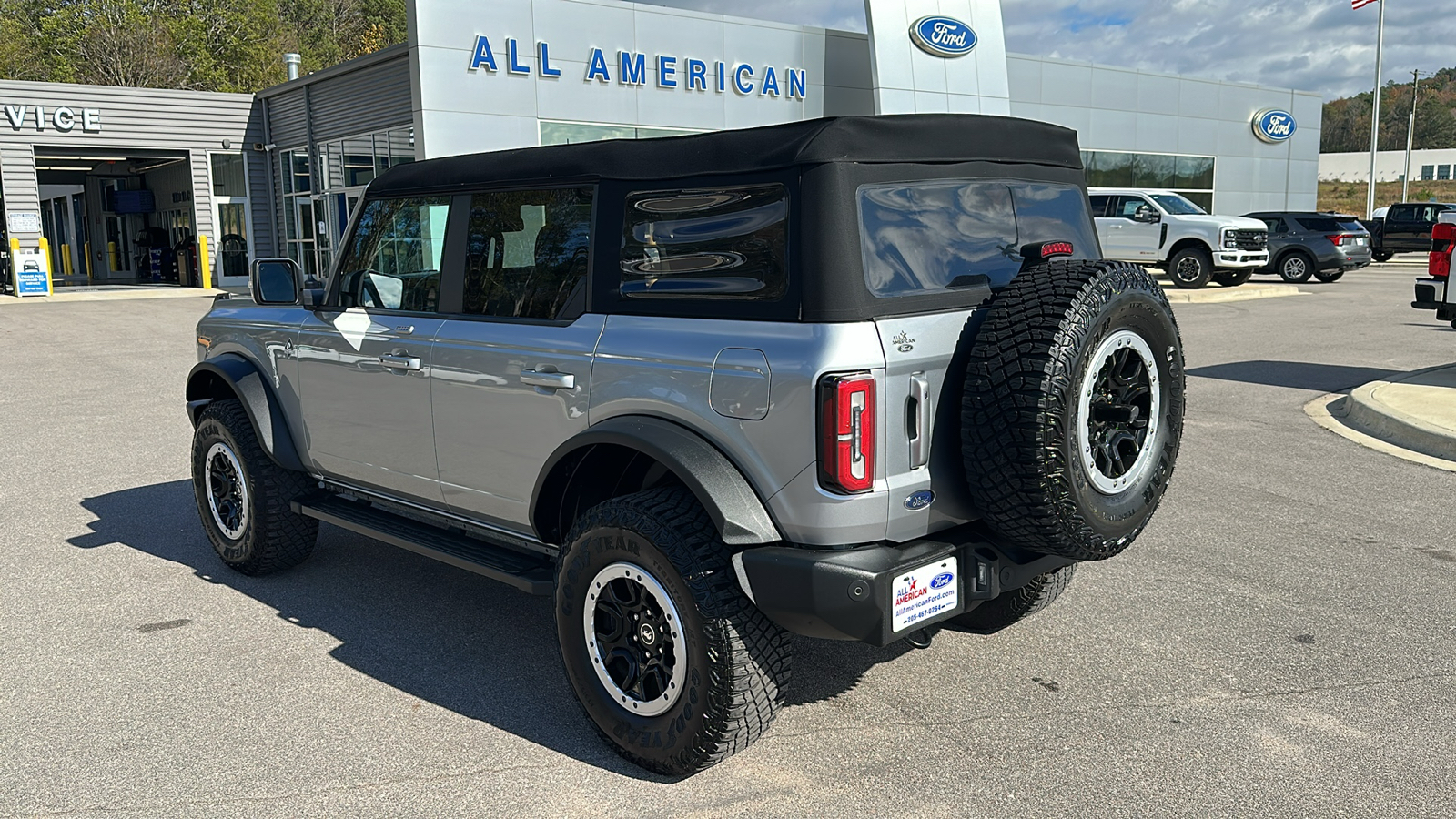 2023 Ford Bronco Outer Banks 3