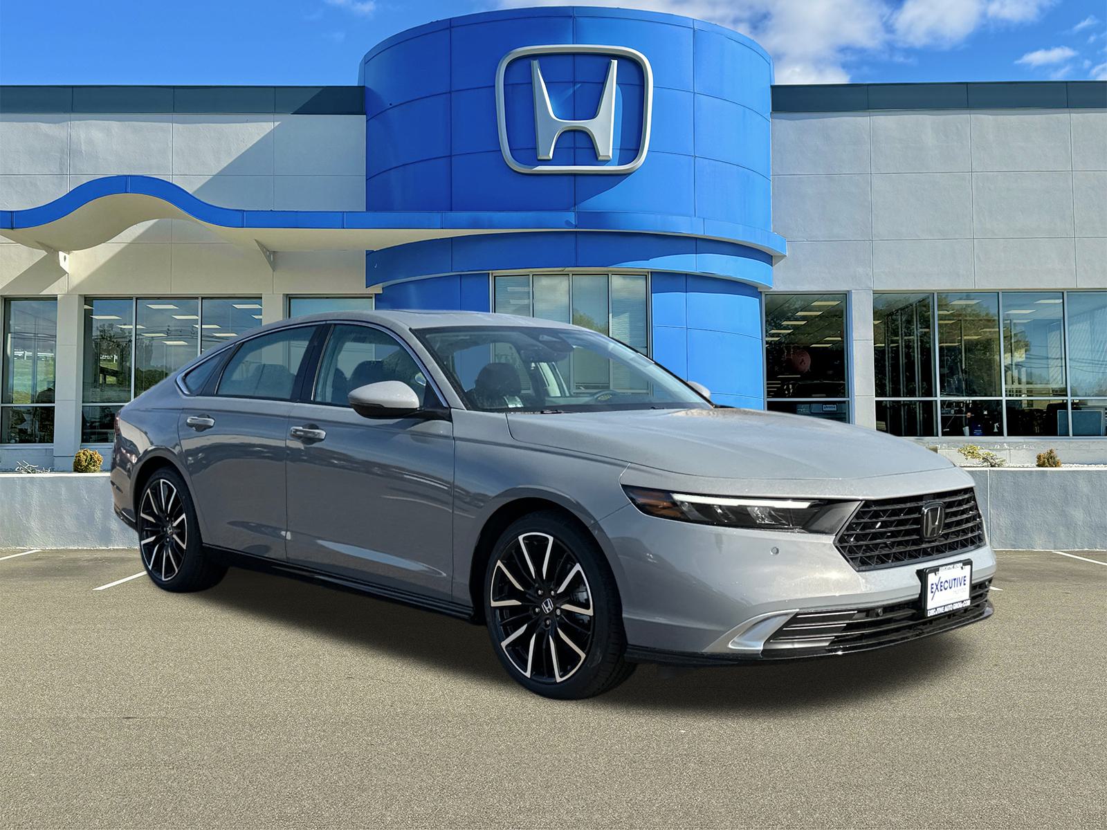 2025 Honda Accord Hybrid Touring 1