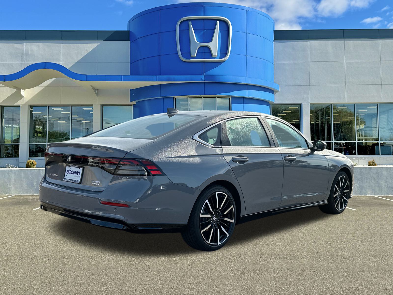 2025 Honda Accord Hybrid Touring 2