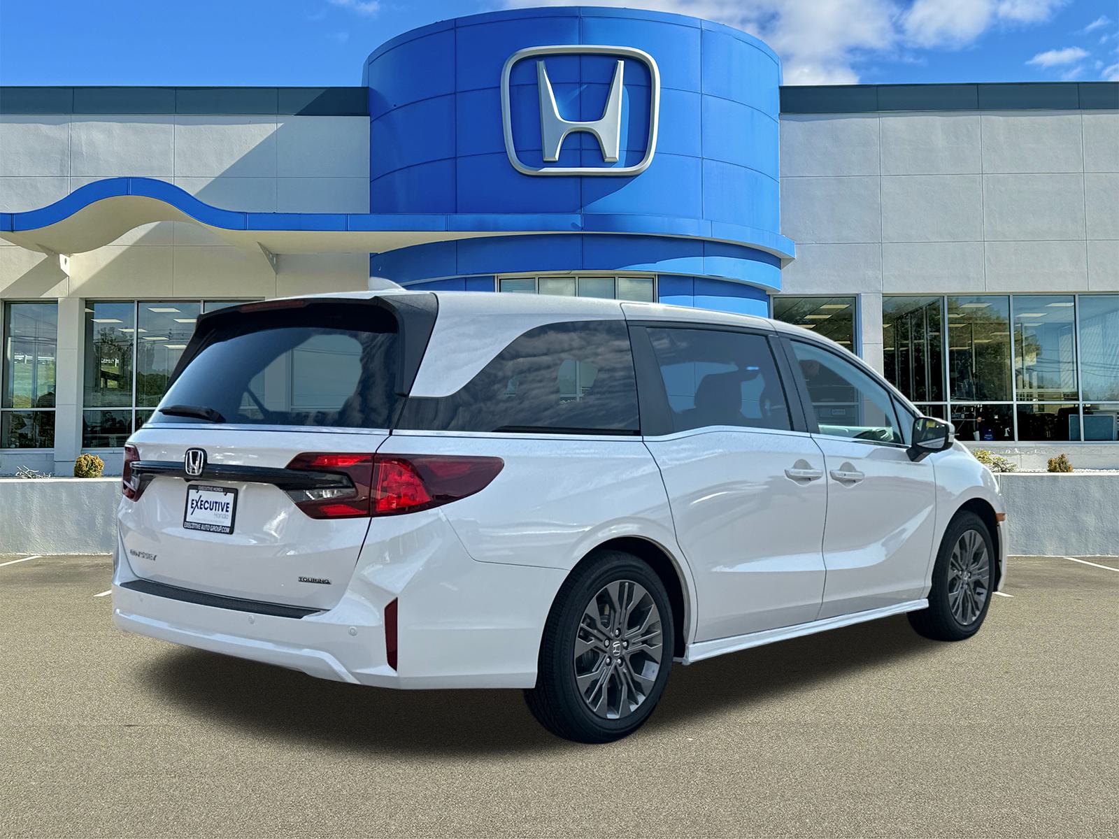 2025 Honda Odyssey Touring 2