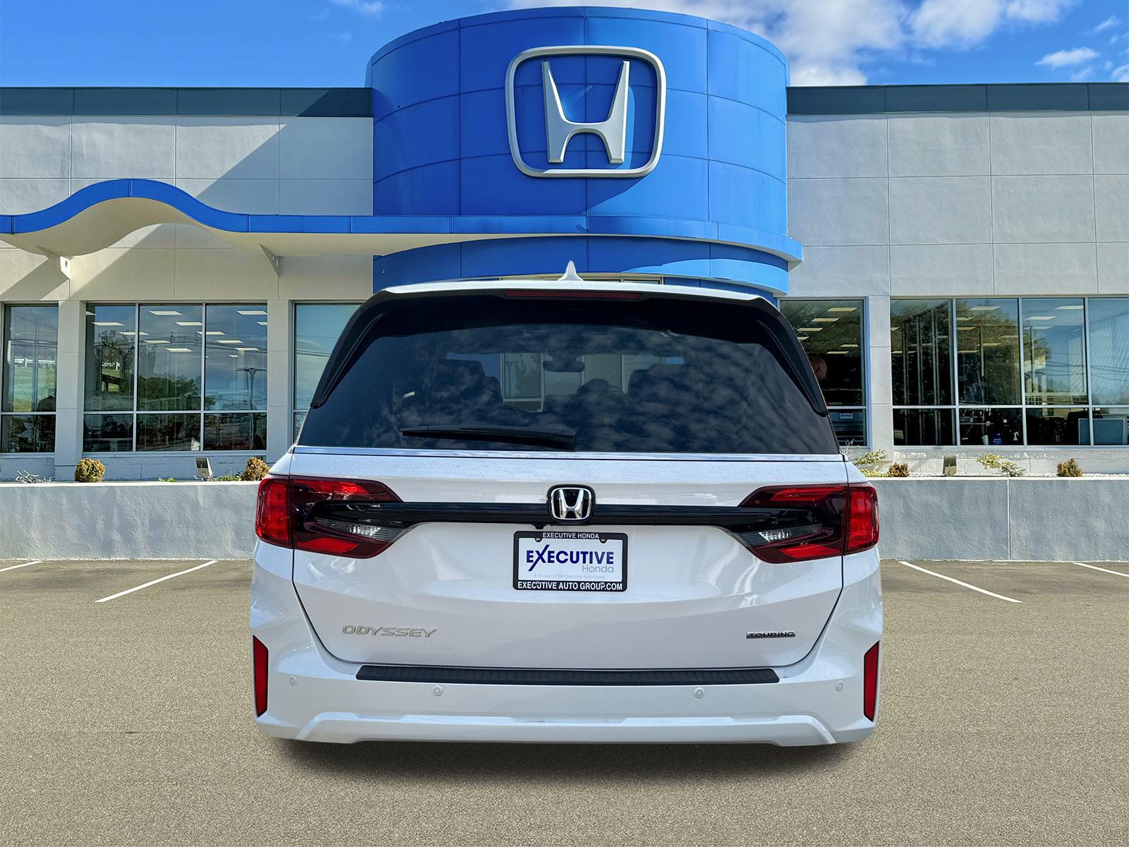 2025 Honda Odyssey Touring 3