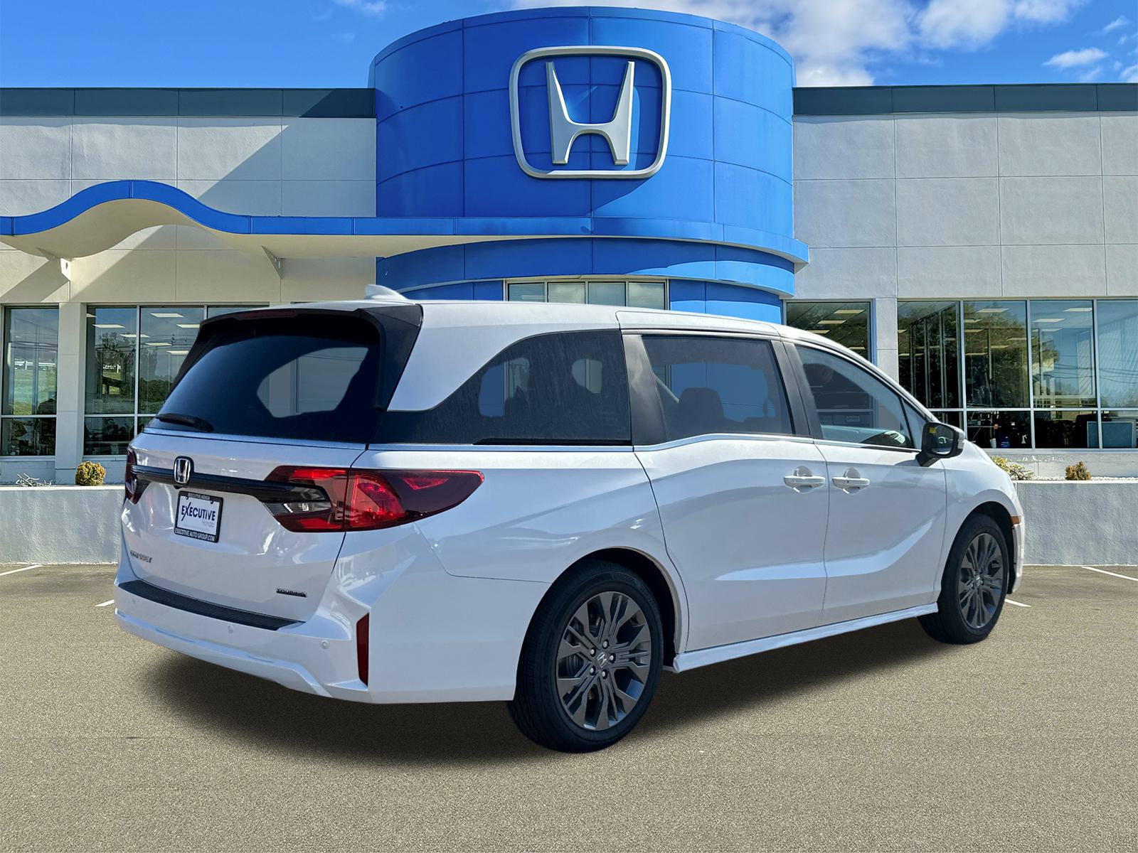 2025 Honda Odyssey Touring 2