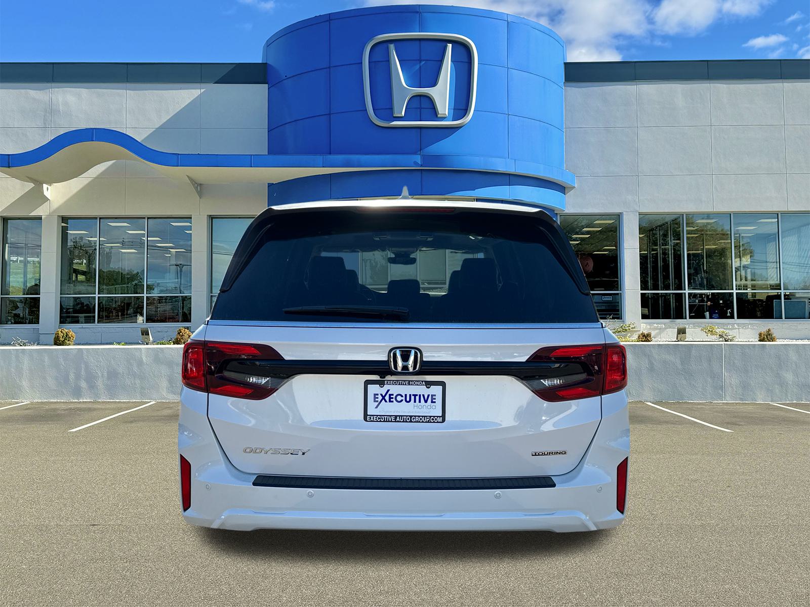 2025 Honda Odyssey Touring 3