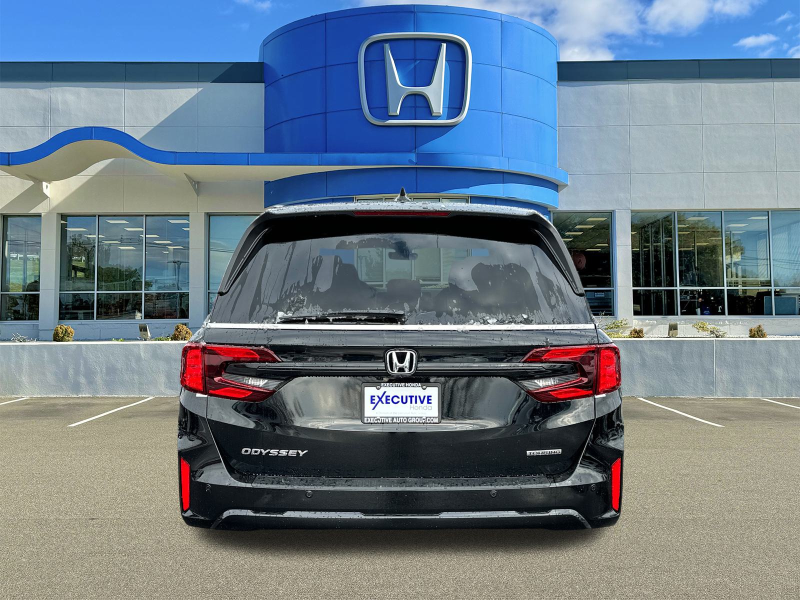 2025 Honda Odyssey Touring 3