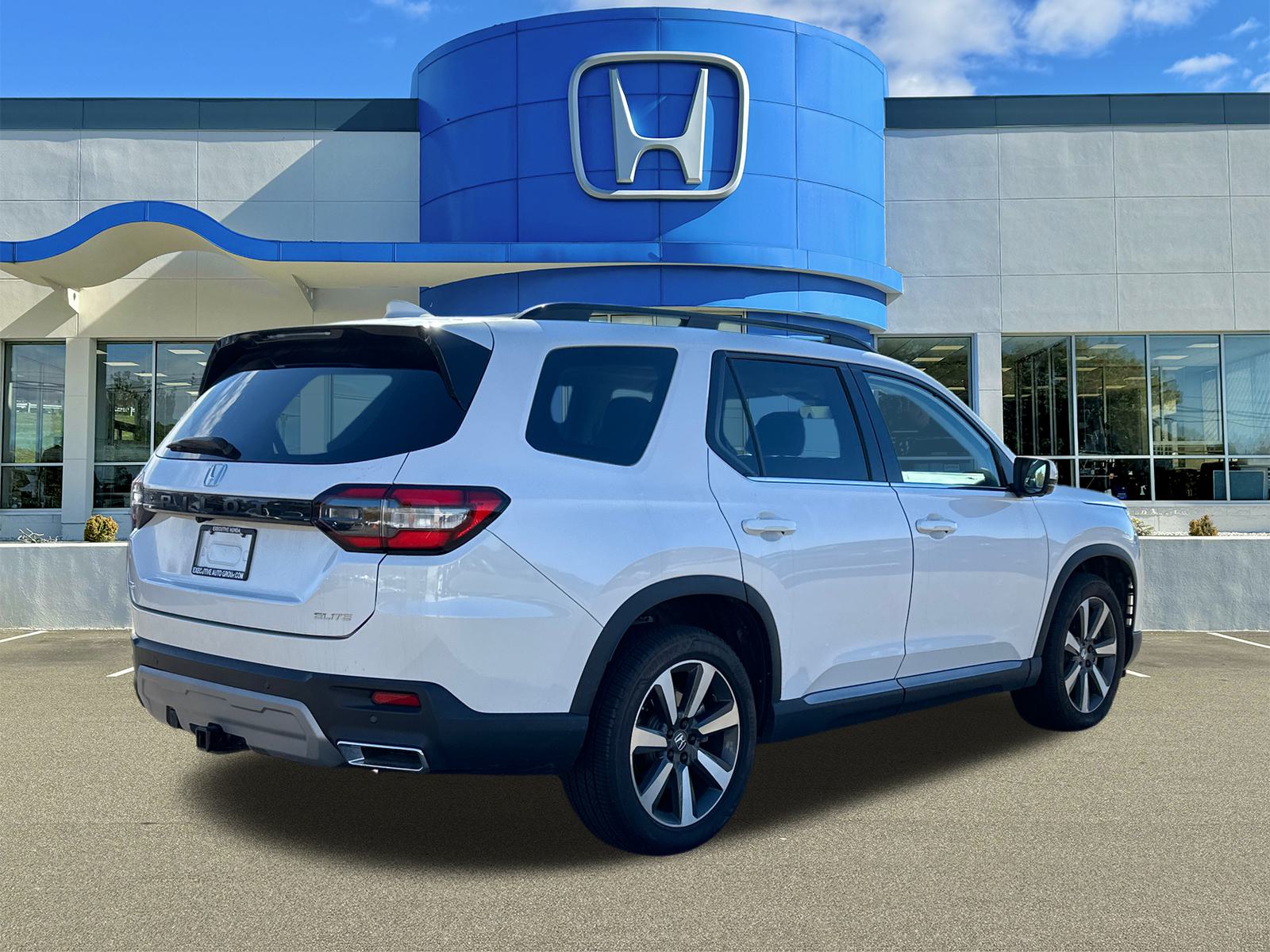 2023 Honda Pilot Elite 2