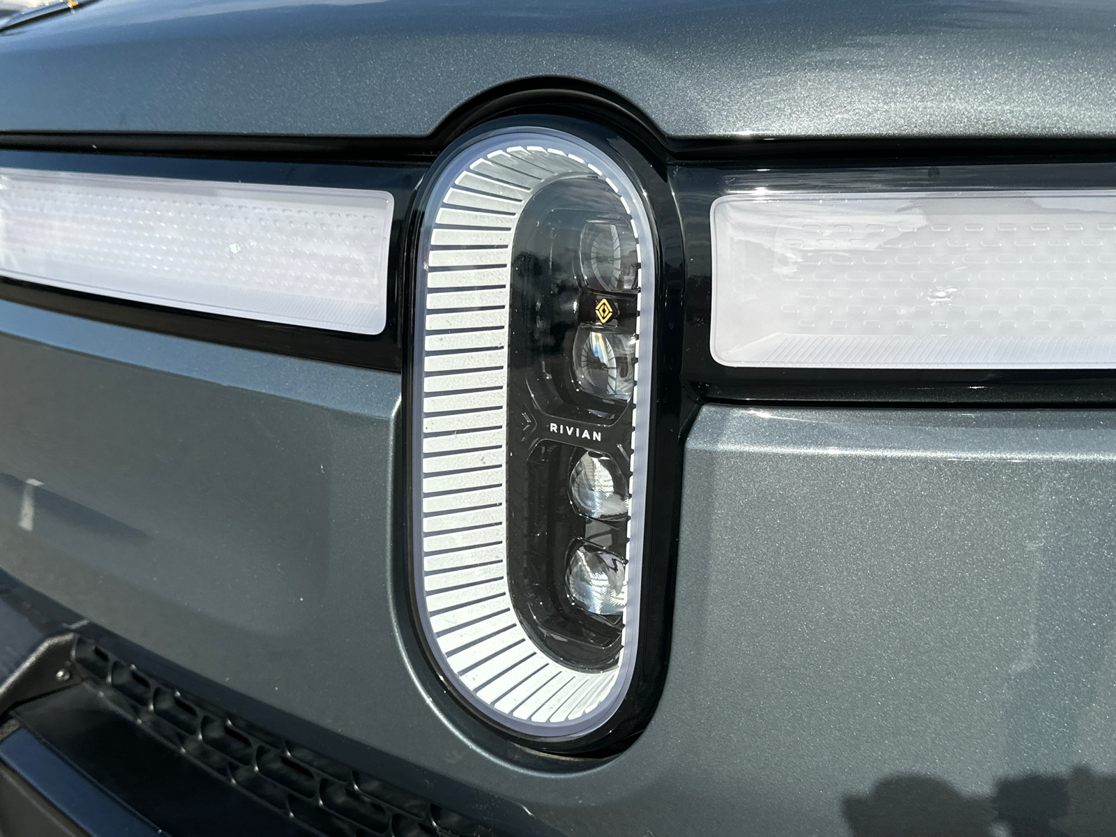 2022 Rivian R1T Adventure 7