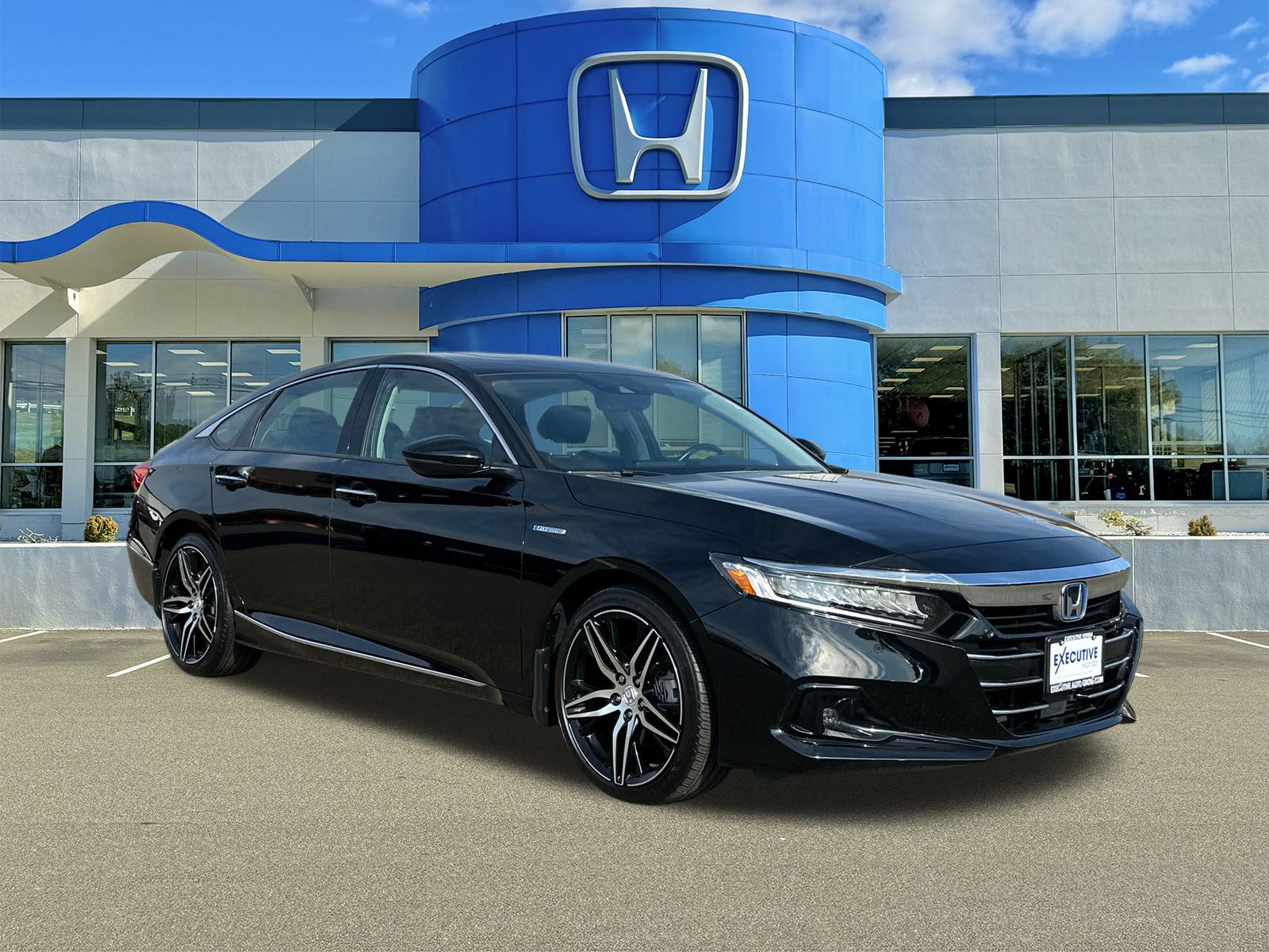 2022 Honda Accord Hybrid Touring 1