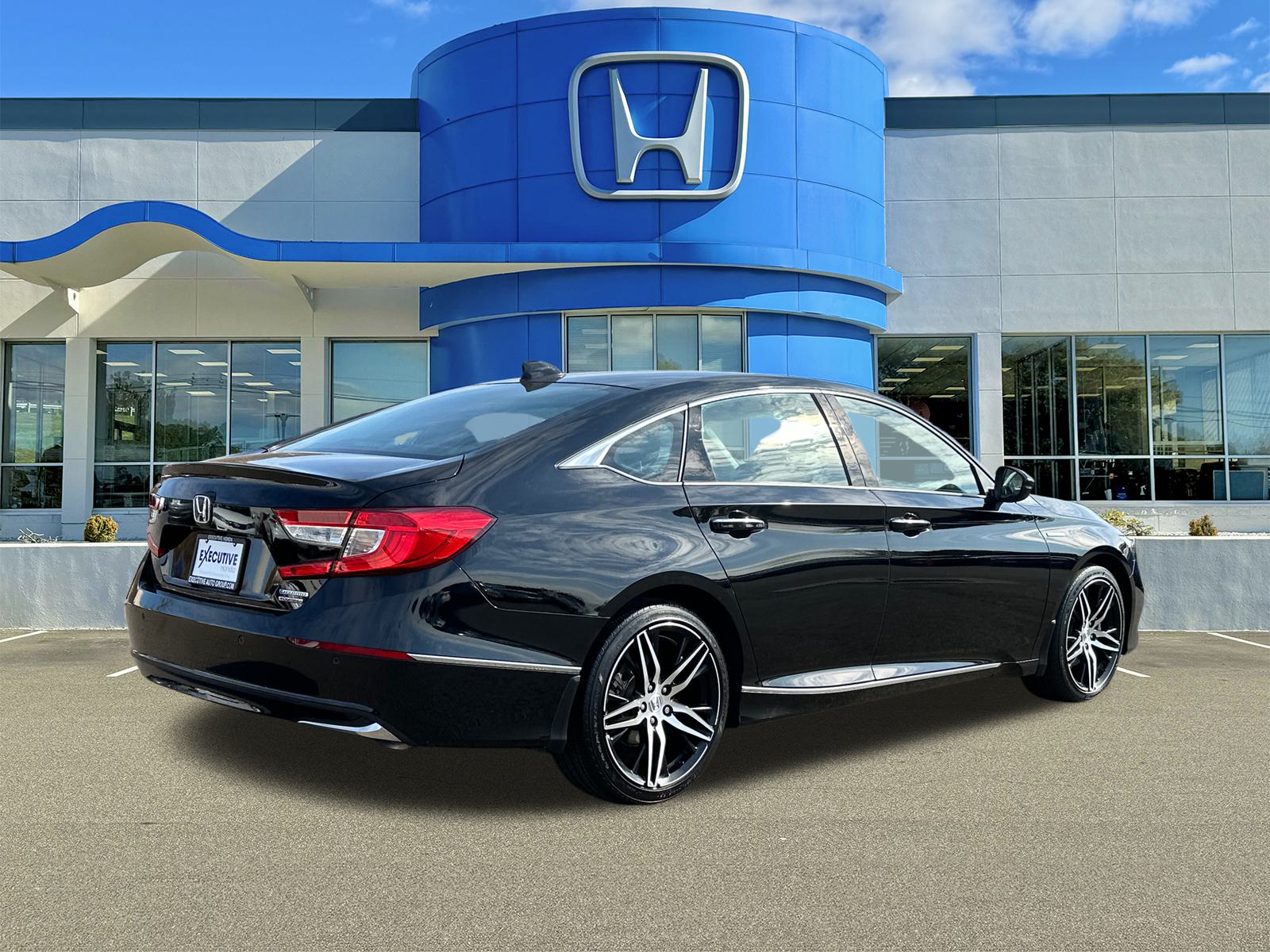 2022 Honda Accord Hybrid Touring 2