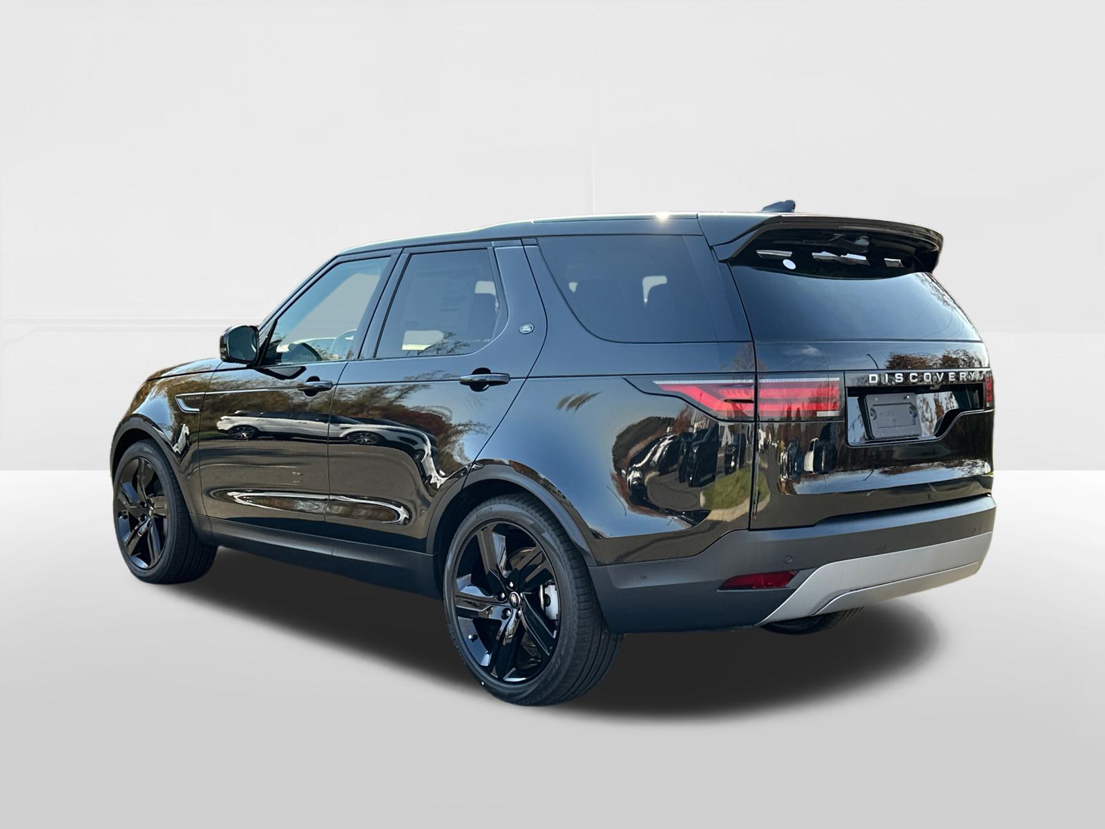 2024 Land Rover Discovery S 2