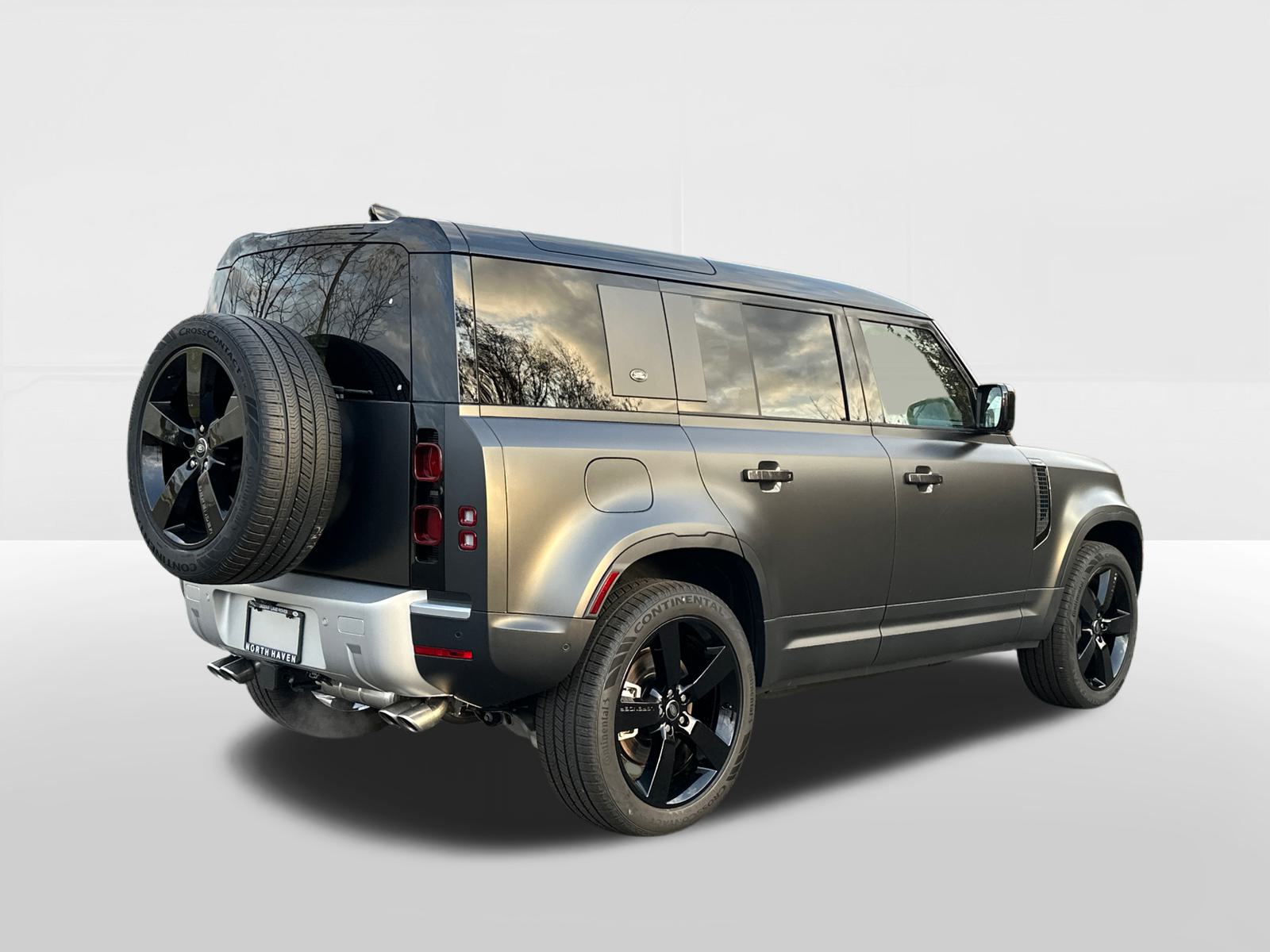 2024 Land Rover Defender 110 SE 4