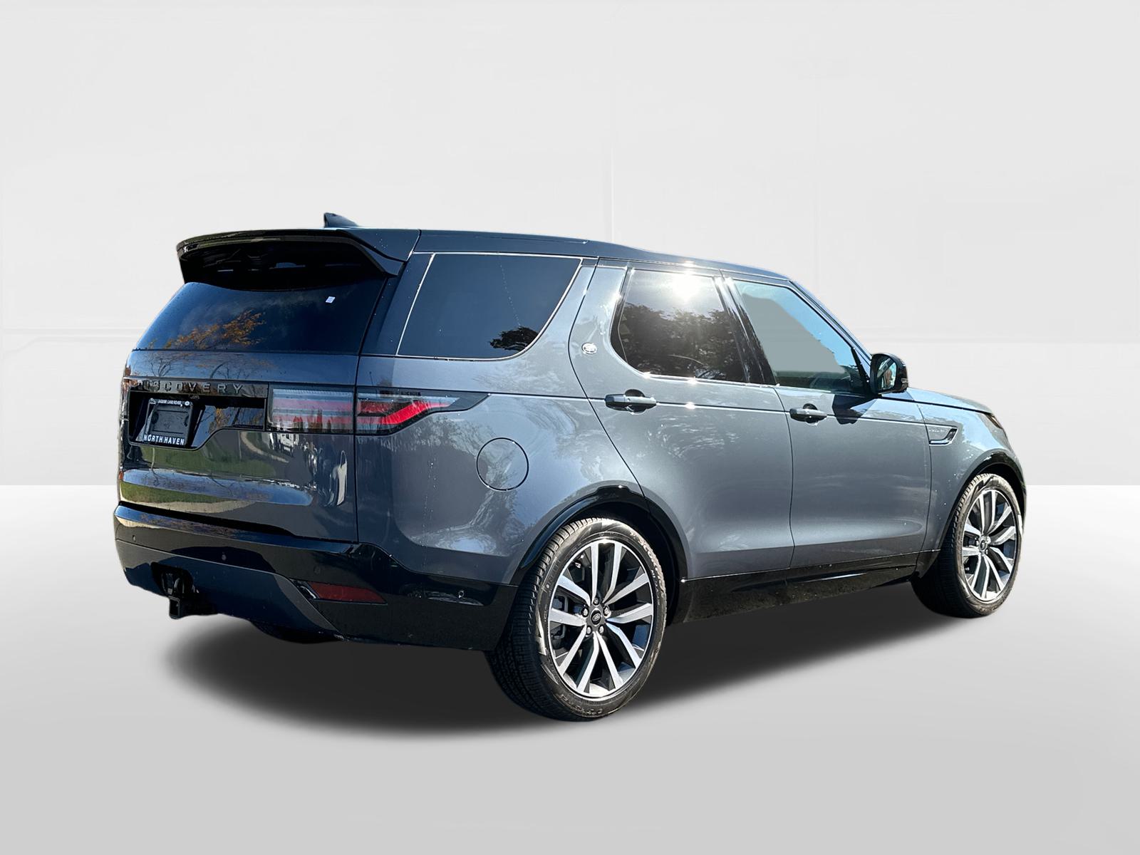 2024 Land Rover Discovery Dynamic SE 4