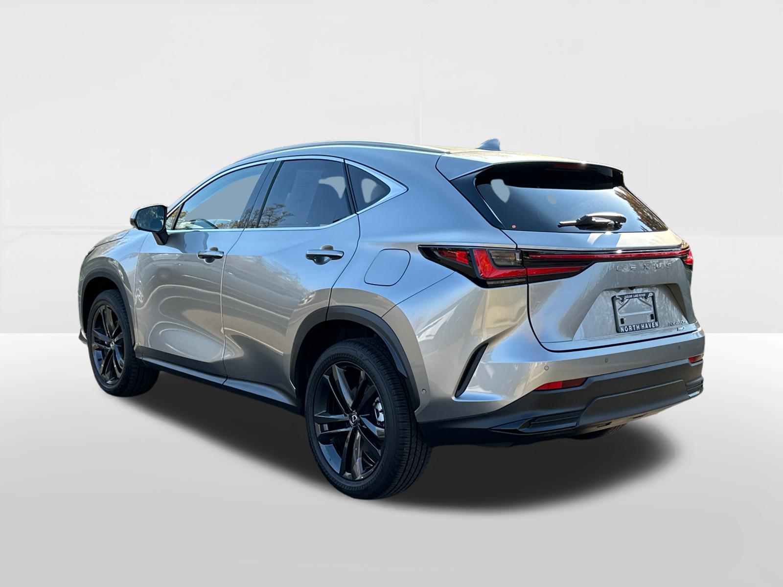 2024 Lexus NX 450h+ Luxury 2