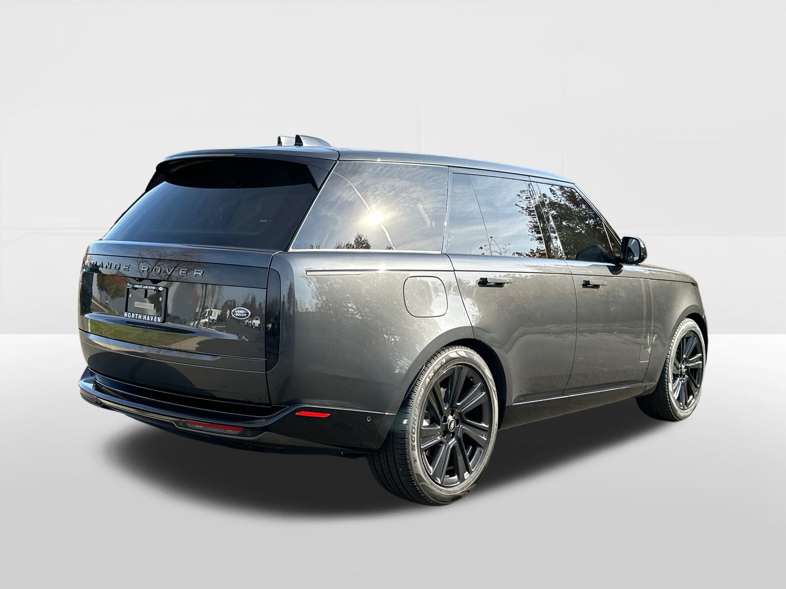 2023 Land Rover Range Rover SE 4