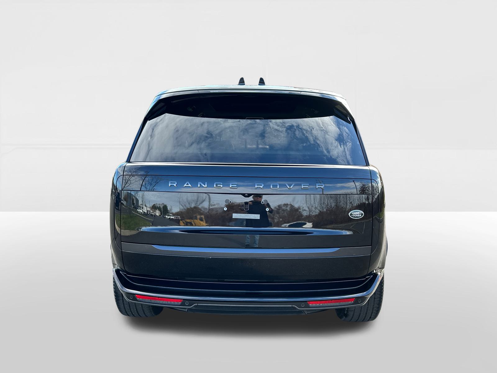 2023 Land Rover Range Rover SE 3