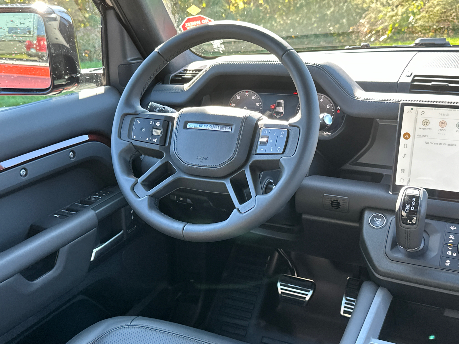 2025 Land Rover Defender 110  23