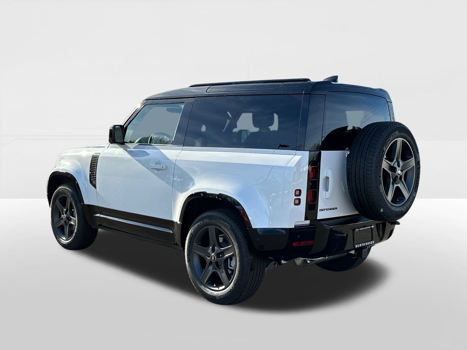 2025 Land Rover Defender 90 X-Dynamic SE 2