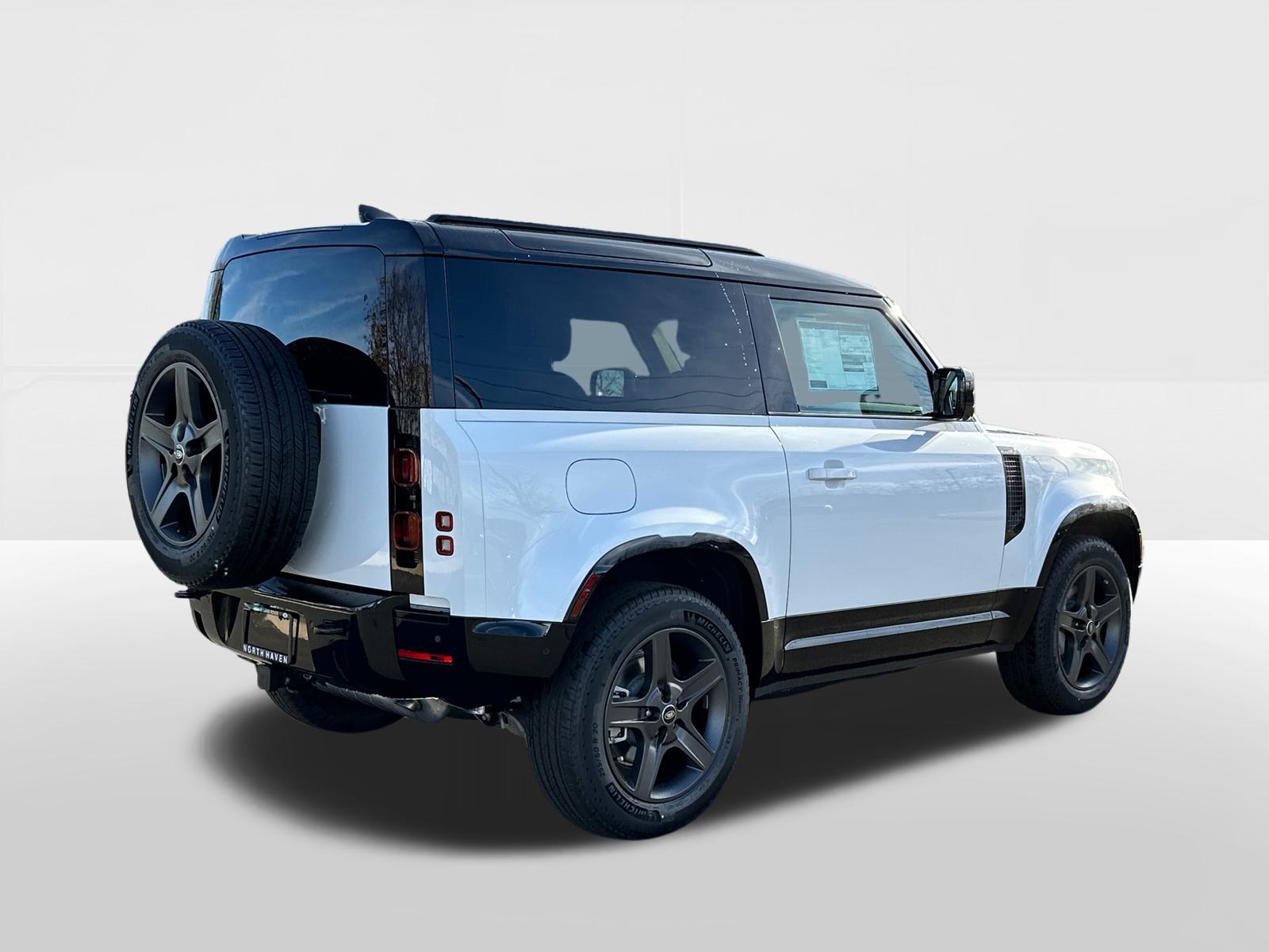 2025 Land Rover Defender 90 X-Dynamic SE 4