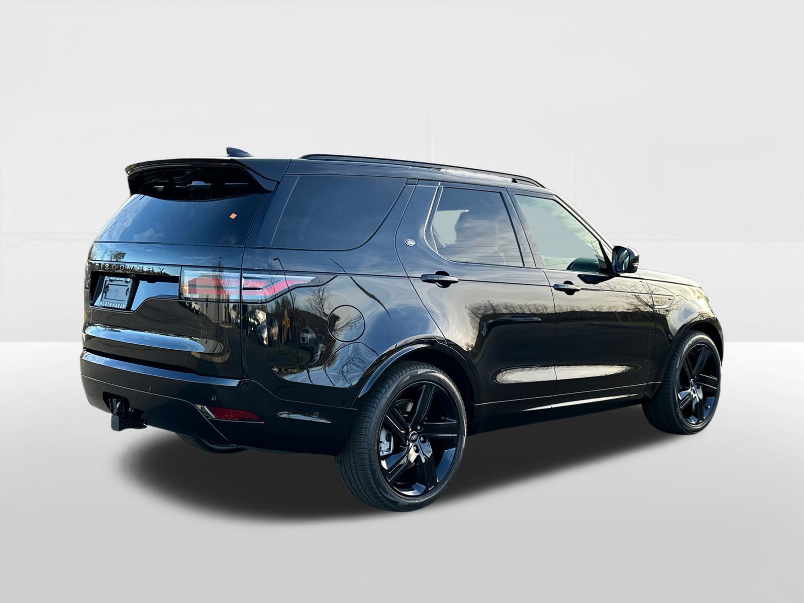 2025 Land Rover Discovery Dynamic SE 4