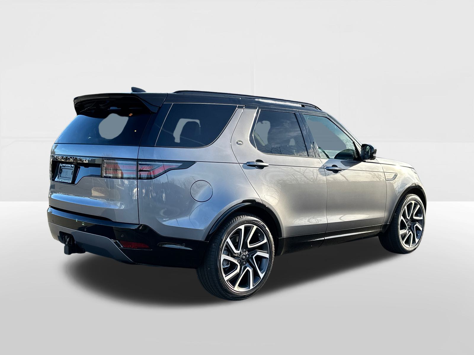 2025 Land Rover Discovery Dynamic SE 4