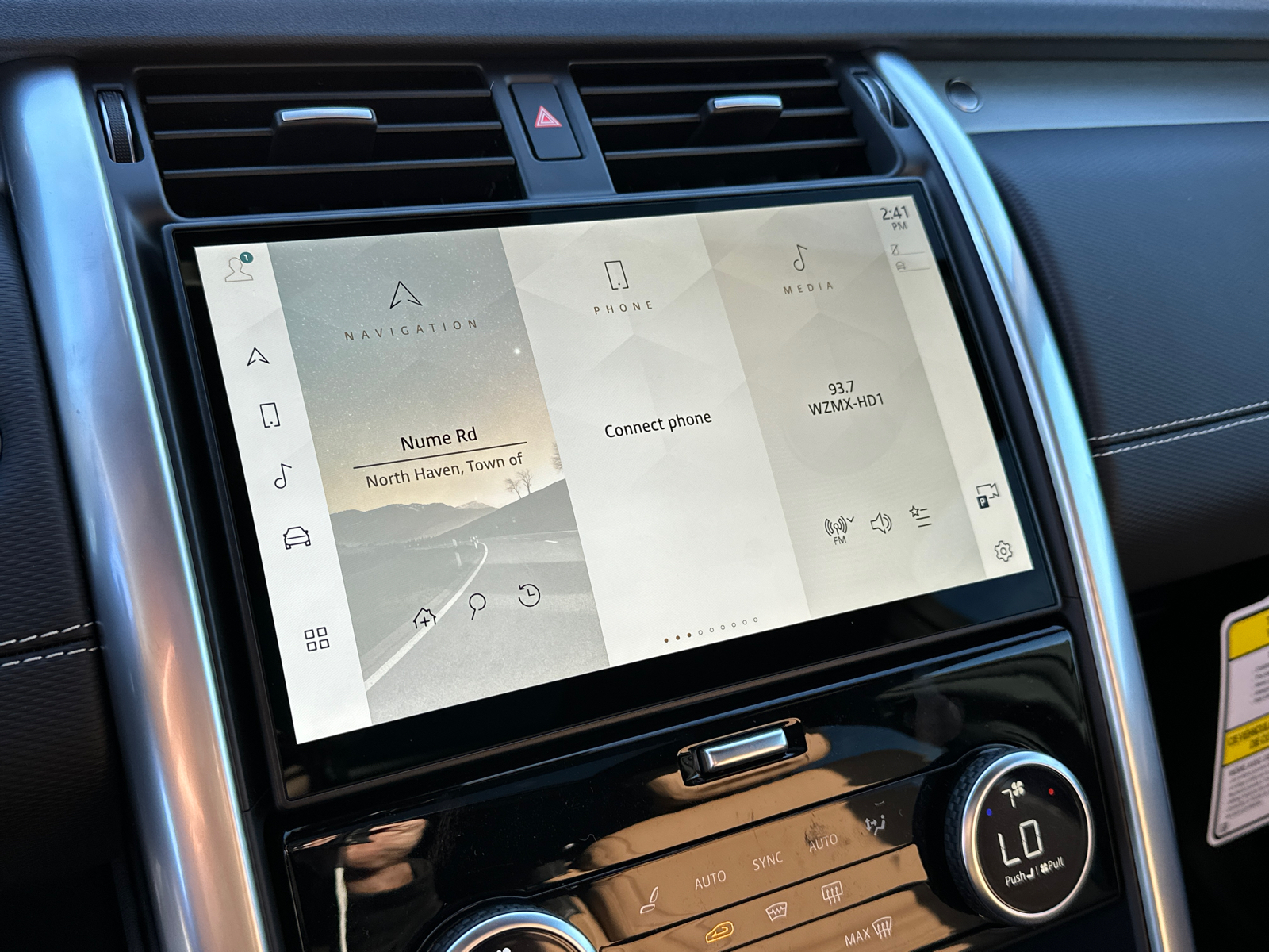 2025 Land Rover Discovery Dynamic SE 18