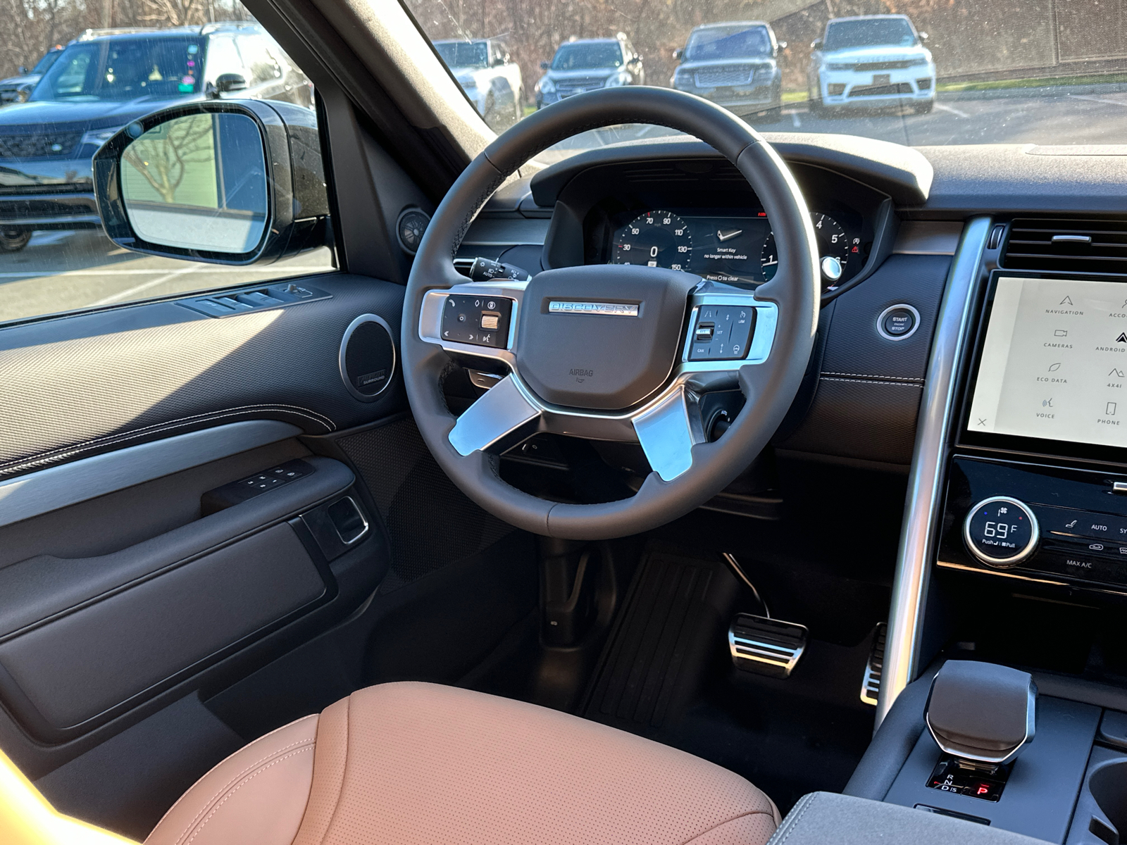 2025 Land Rover Discovery Dynamic SE 26