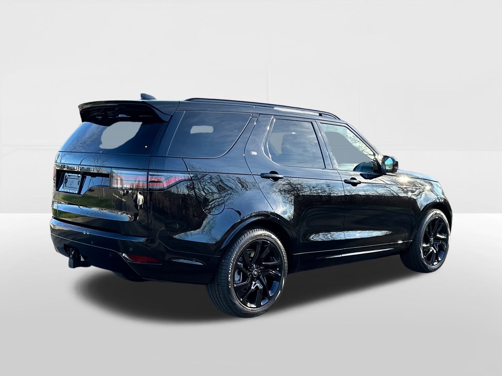 2025 Land Rover Discovery Dynamic SE 4