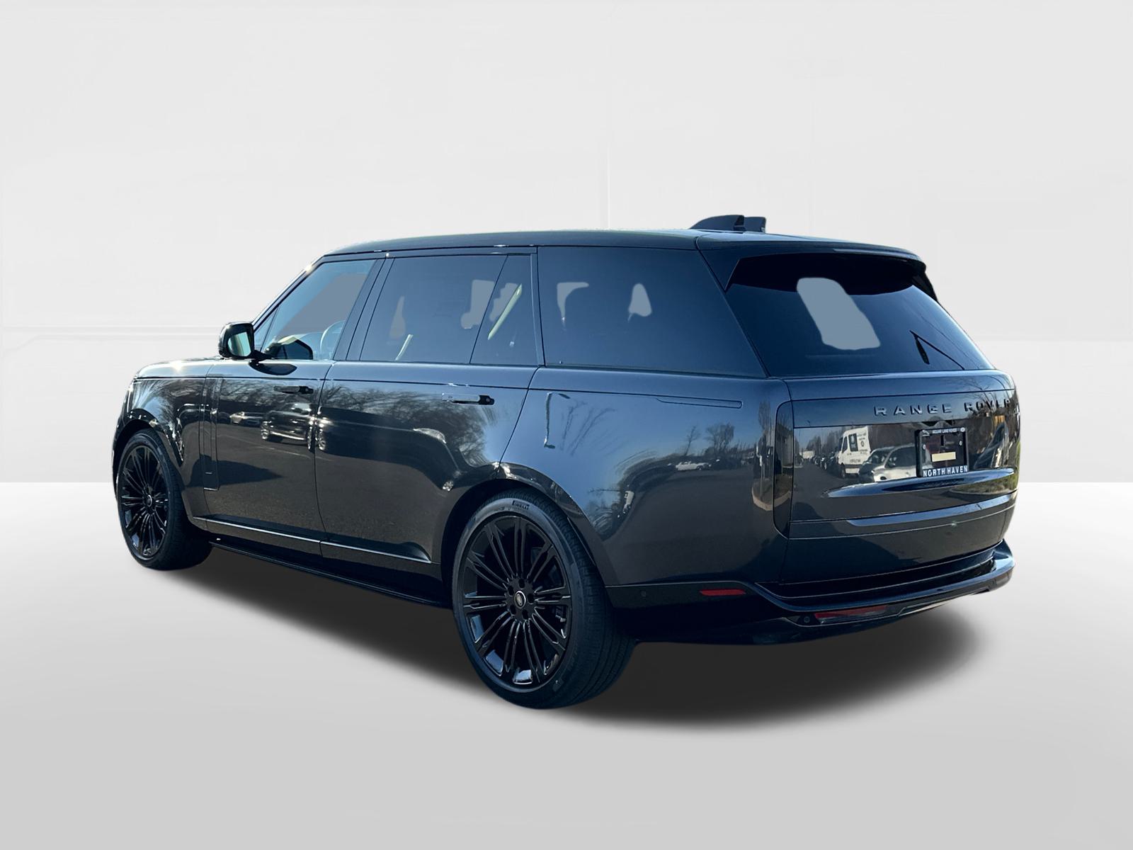 2025 Land Rover Range Rover SE 2