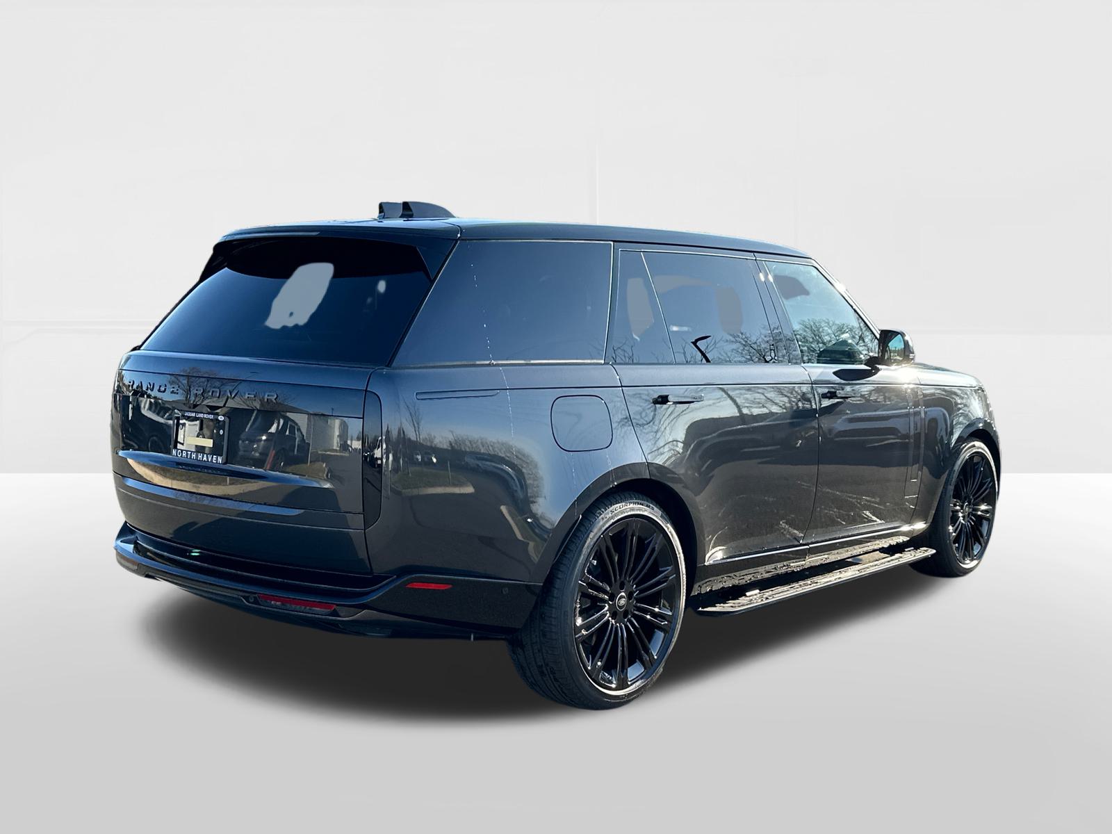 2025 Land Rover Range Rover SE 4