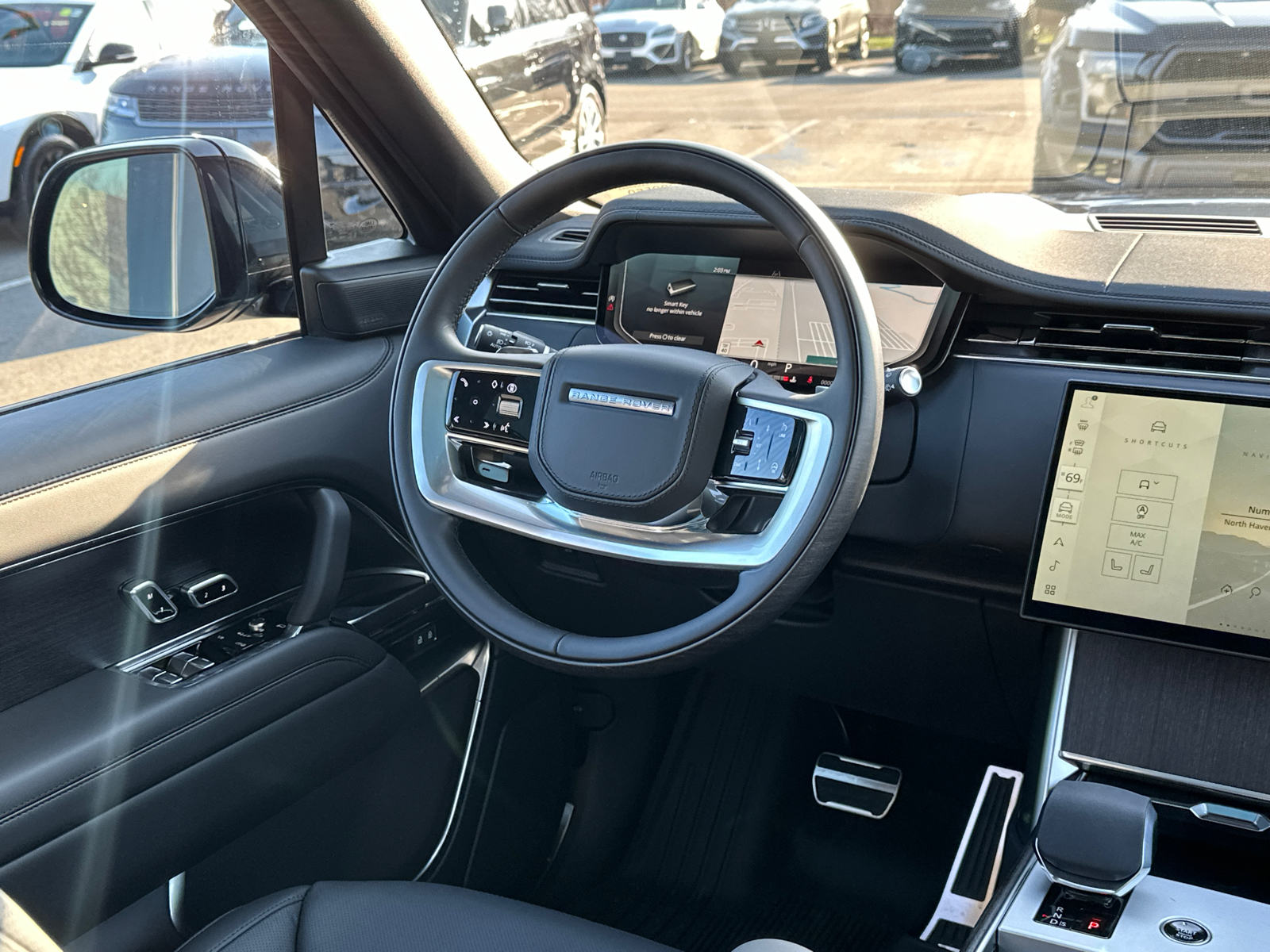 2025 Land Rover Range Rover SE 26