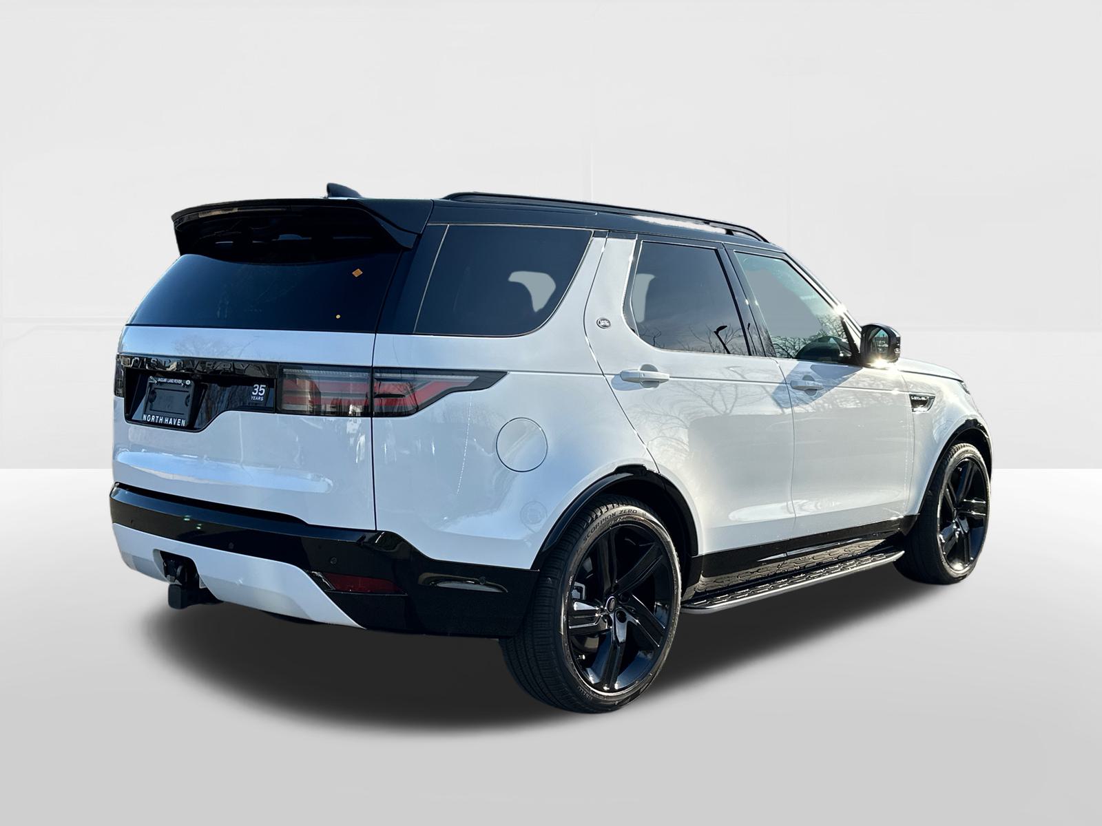 2025 Land Rover Discovery Dynamic SE 4