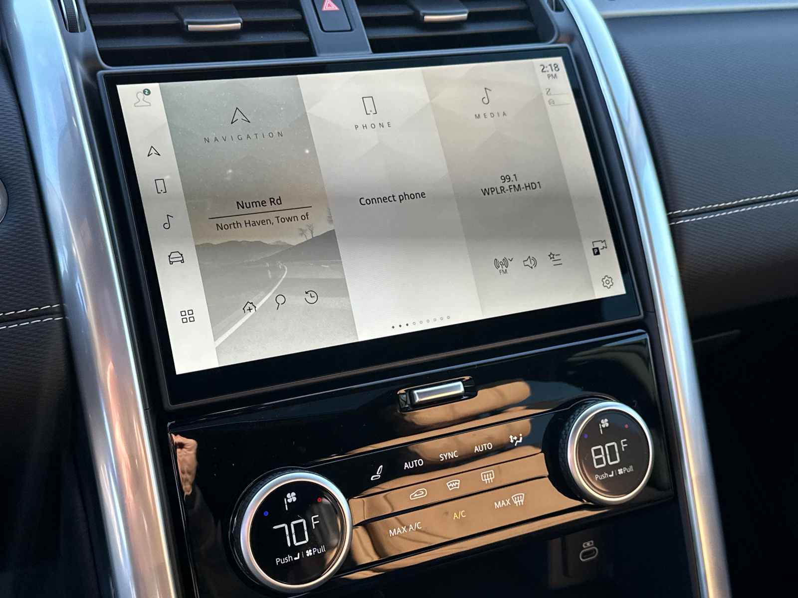 2025 Land Rover Discovery Dynamic SE 17