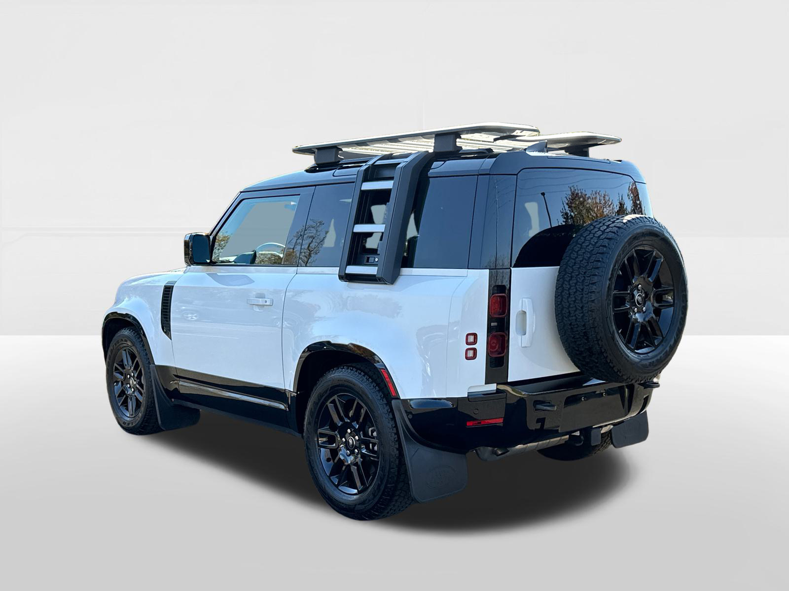 2023 Land Rover Defender 90 X-Dynamic SE 2