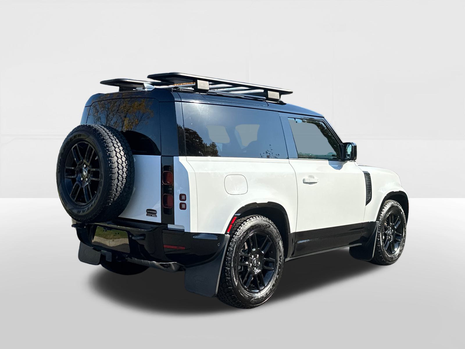 2023 Land Rover Defender 90 X-Dynamic SE 4