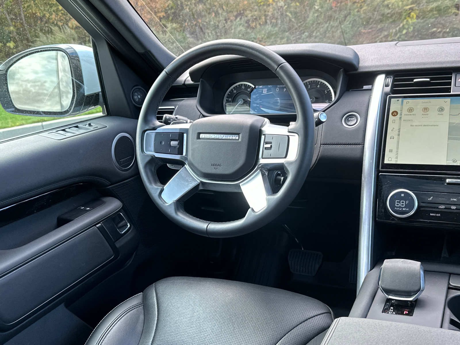 2023 Land Rover Discovery S 25