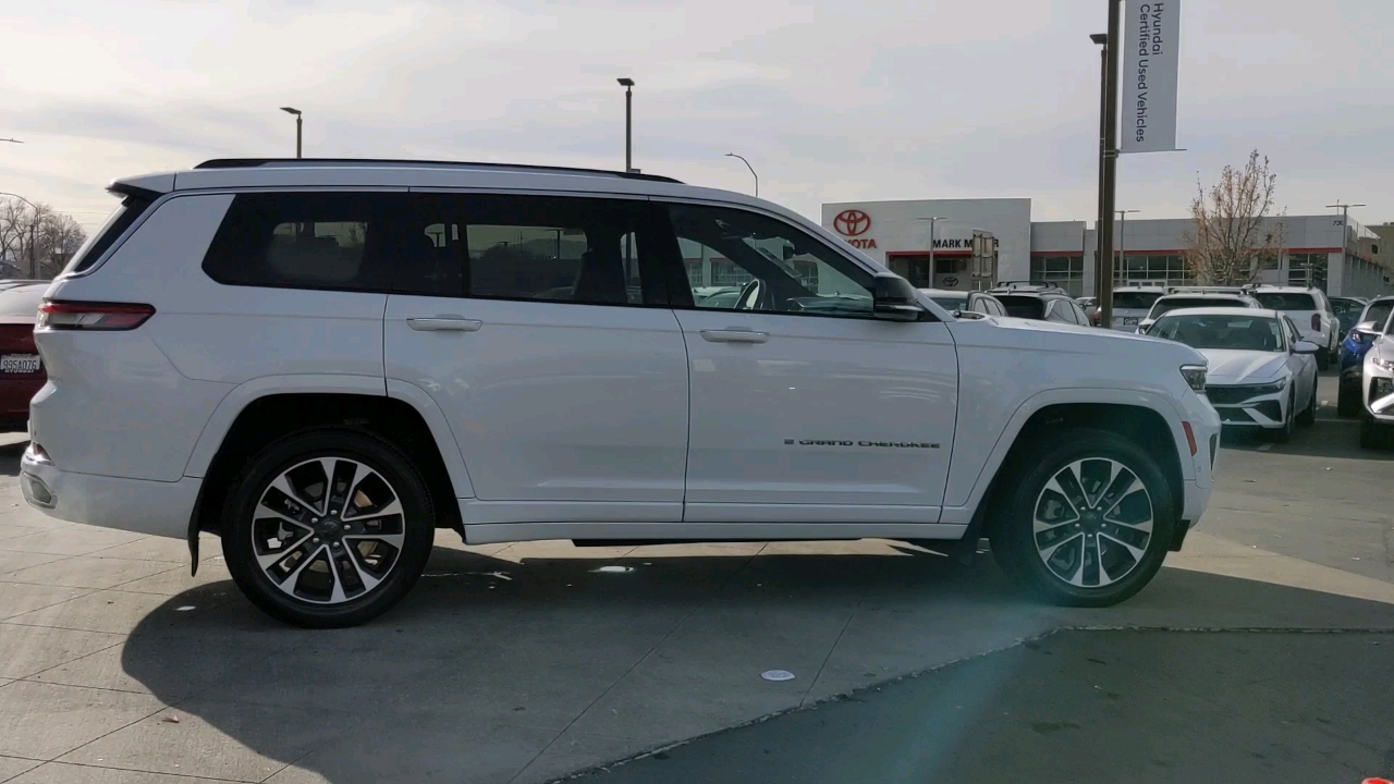 2022 Jeep Grand Cherokee L Overland 6