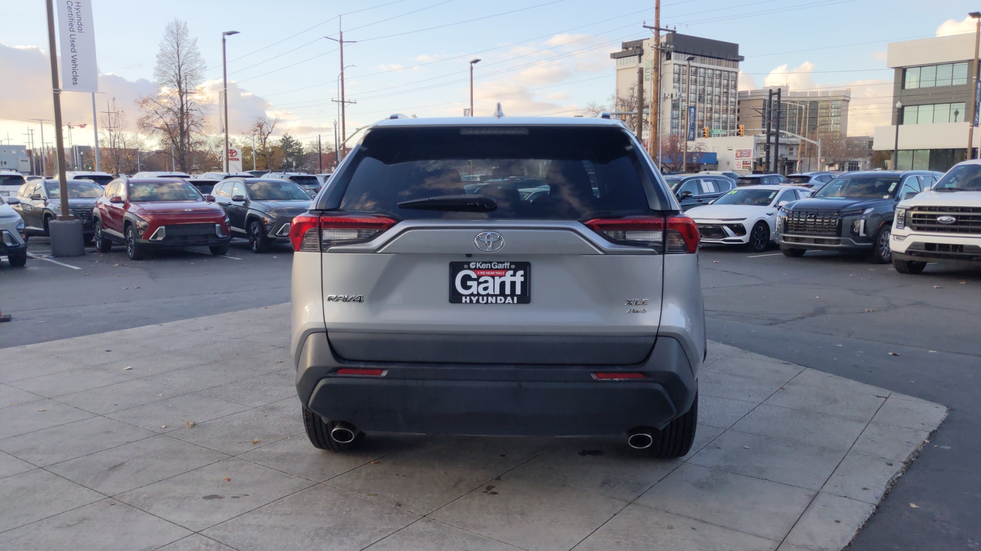 2021 Toyota RAV4 XLE AWD 4