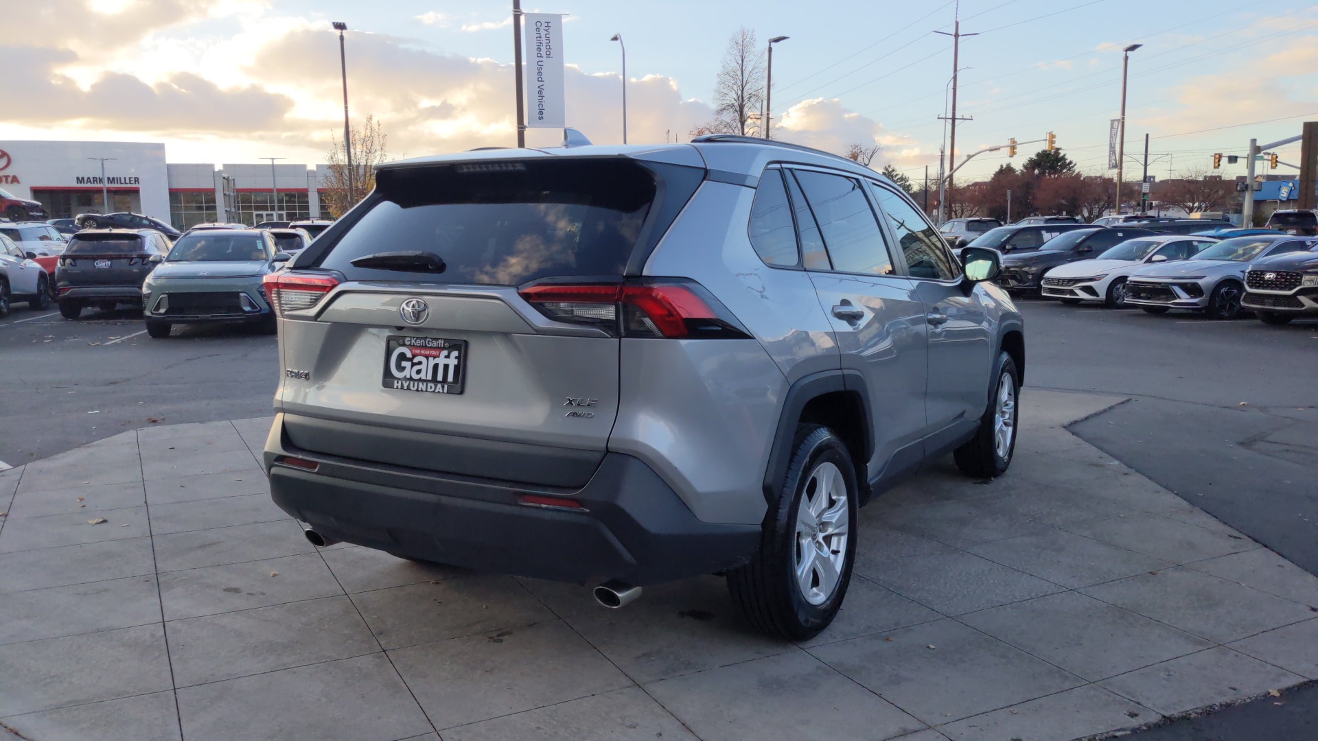 2021 Toyota RAV4 XLE AWD 5