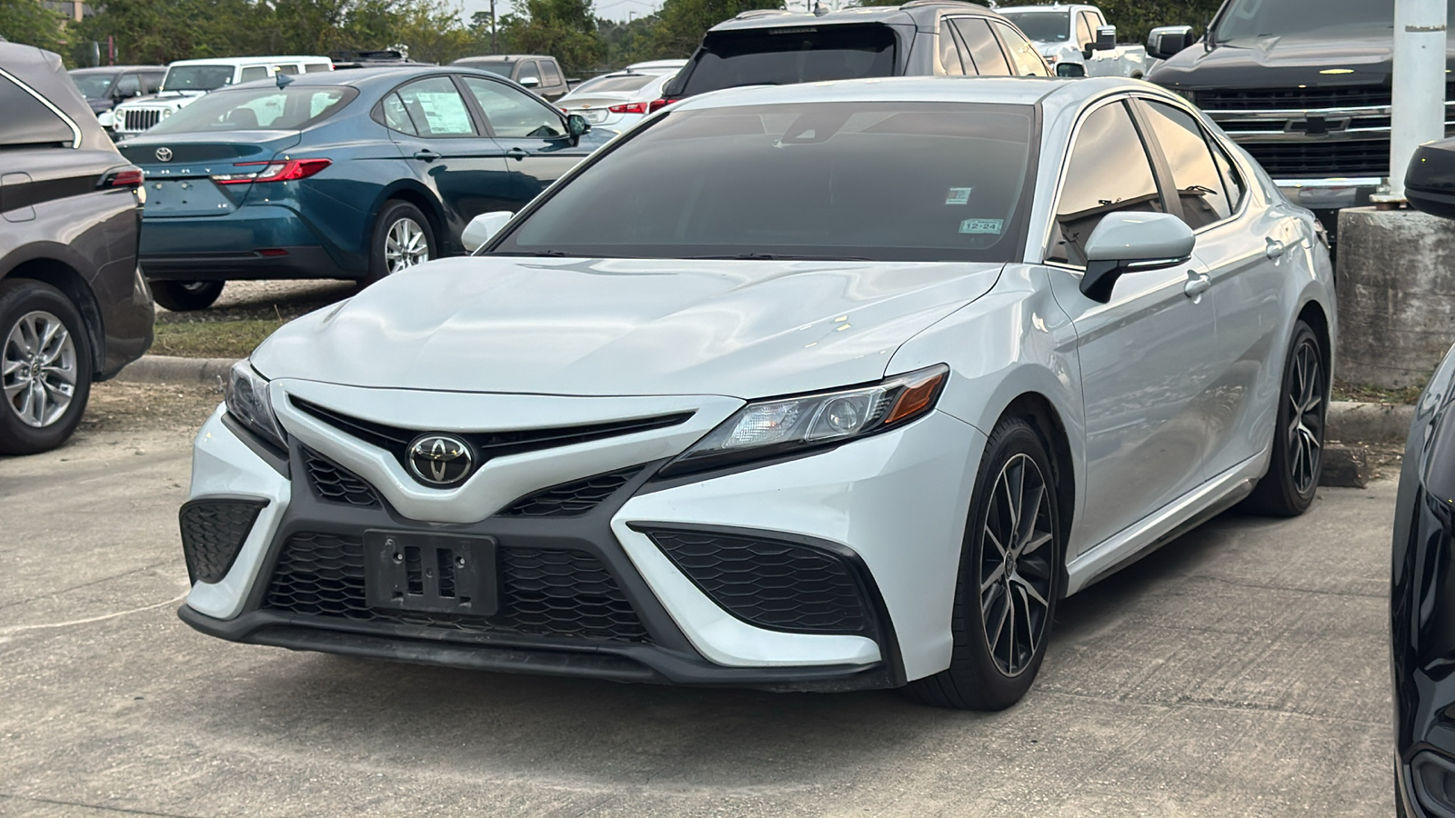 2023 Toyota Camry SE 4